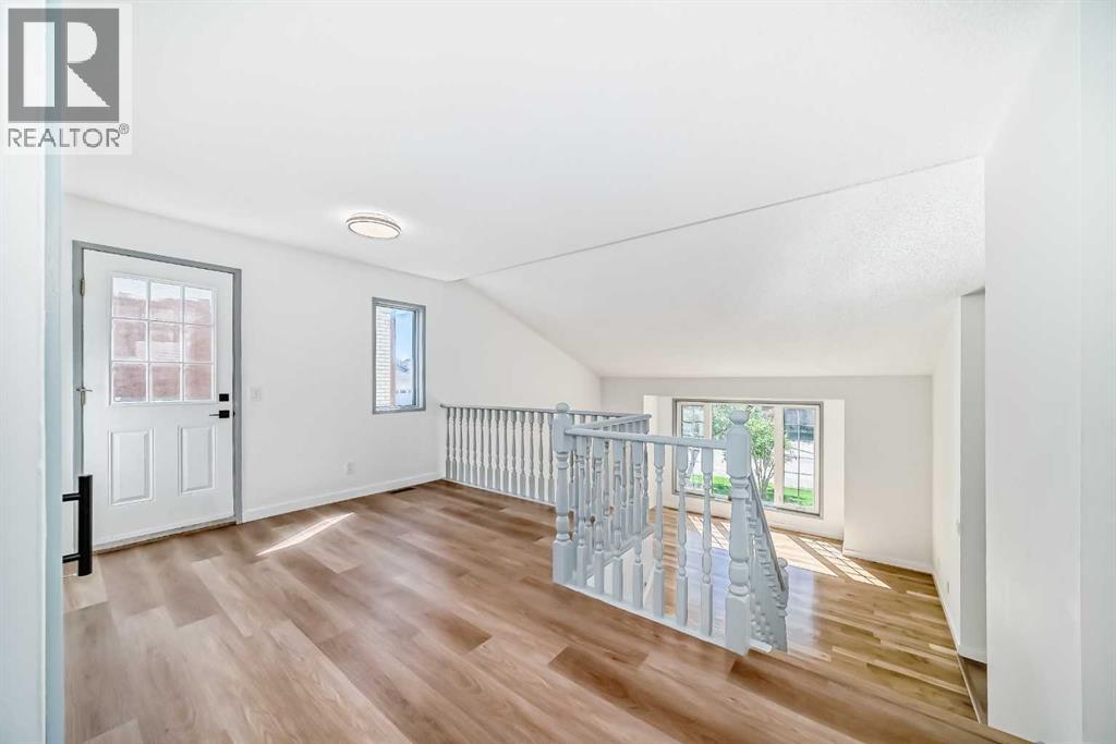 183 Applefield Close Se, Calgary, Alberta  T2A 7P8 - Photo 6 - A2256221