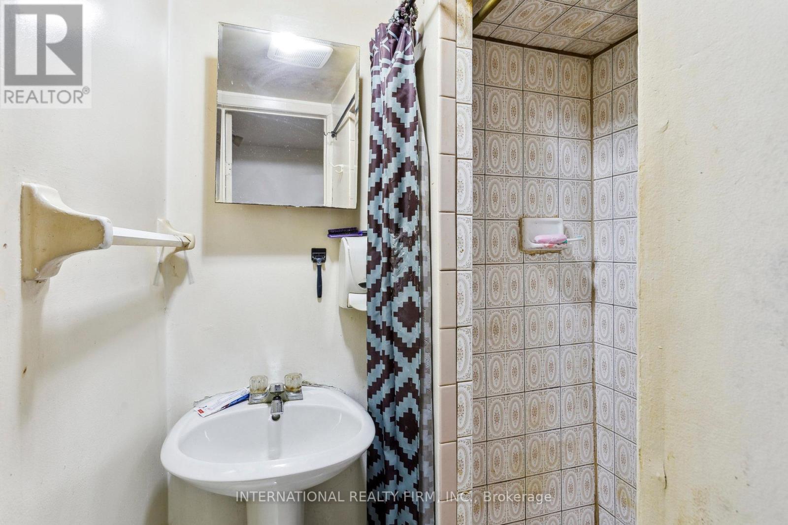 106 - 250 John Garland Boulevard, Toronto (West Humber-Clairville), Ontario  M9V 1N8 - Photo 39 - W12398967