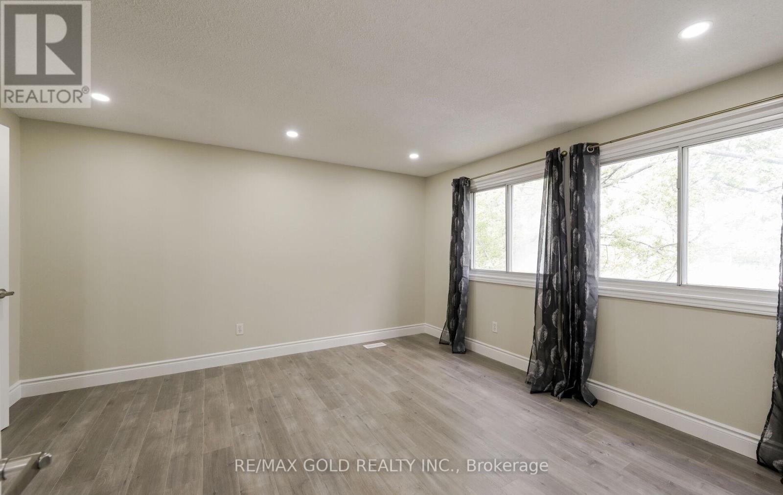11 Huronia Court, Brampton, Ontario  L6S 2C7 - Photo 20 - W12398983
