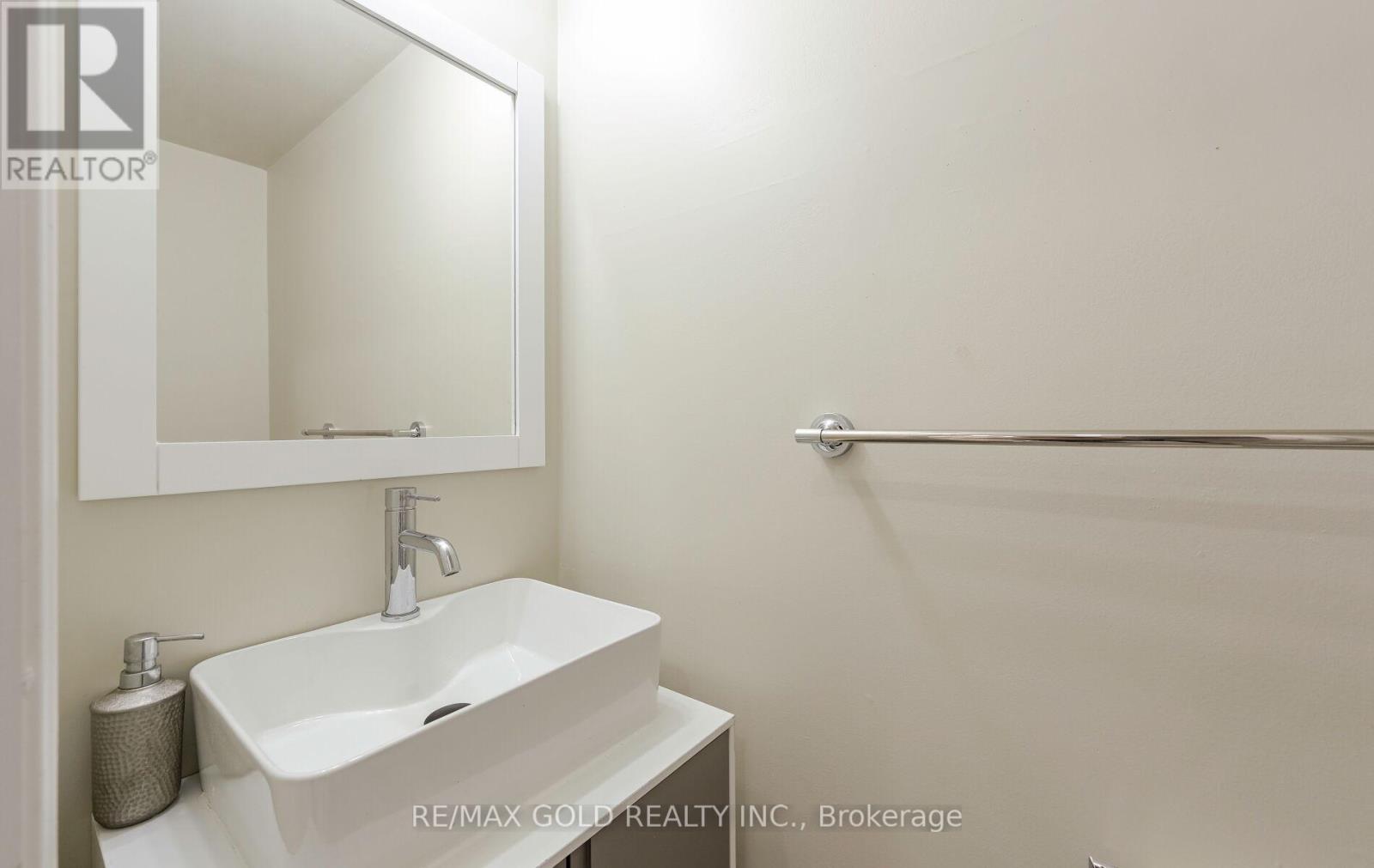 11 Huronia Court, Brampton, Ontario  L6S 2C7 - Photo 30 - W12398983