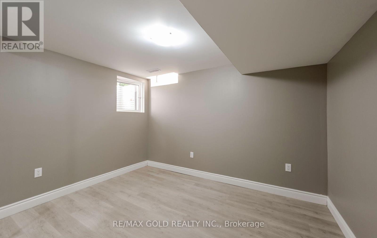 11 Huronia Court, Brampton, Ontario  L6S 2C7 - Photo 39 - W12398983