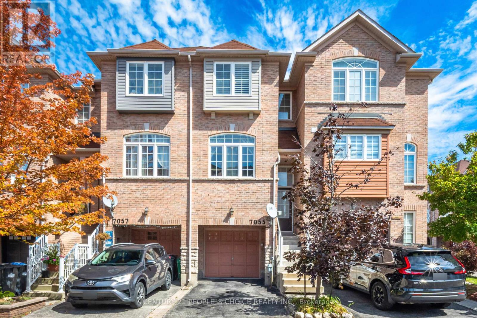 7055 Fairmeadow Crescent, Mississauga, Ontario  L5N 8R6 - Photo 1 - W12398984