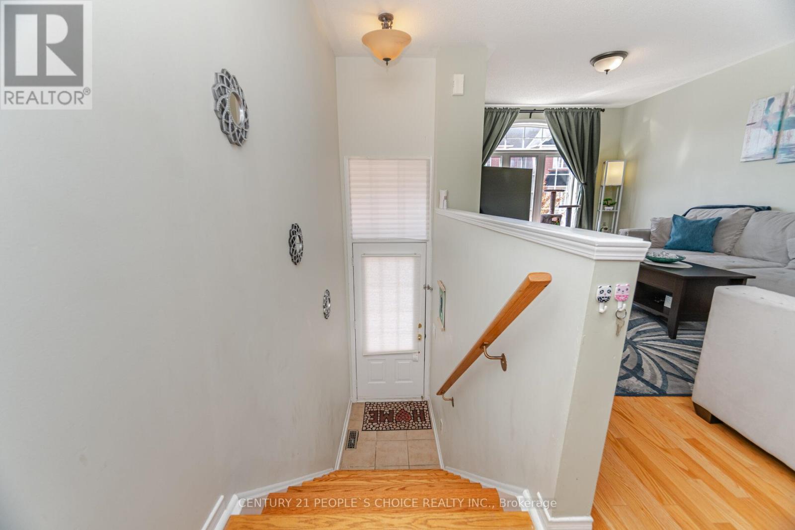 7055 Fairmeadow Crescent, Mississauga, Ontario  L5N 8R6 - Photo 6 - W12398984