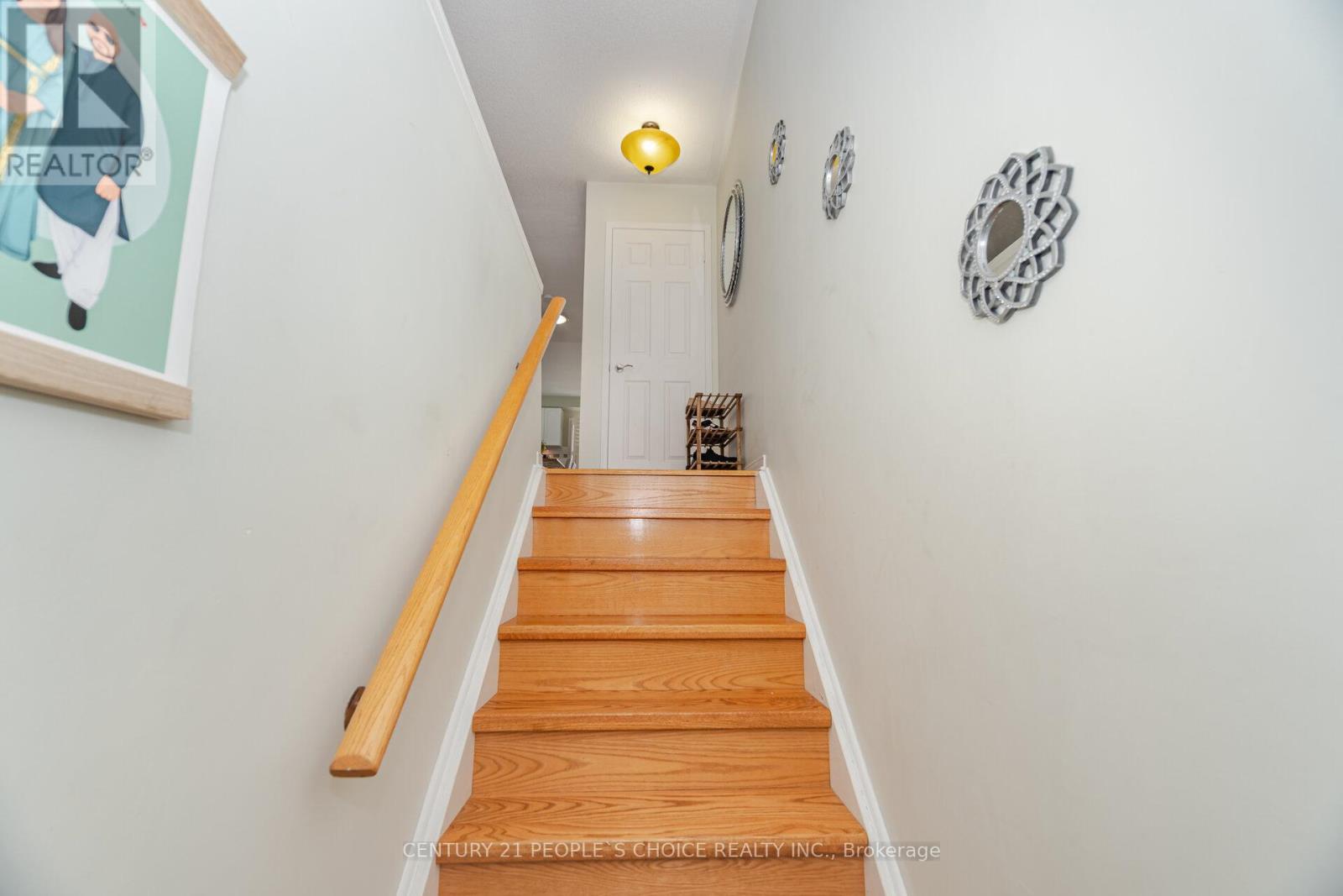 7055 Fairmeadow Crescent, Mississauga, Ontario  L5N 8R6 - Photo 7 - W12398984