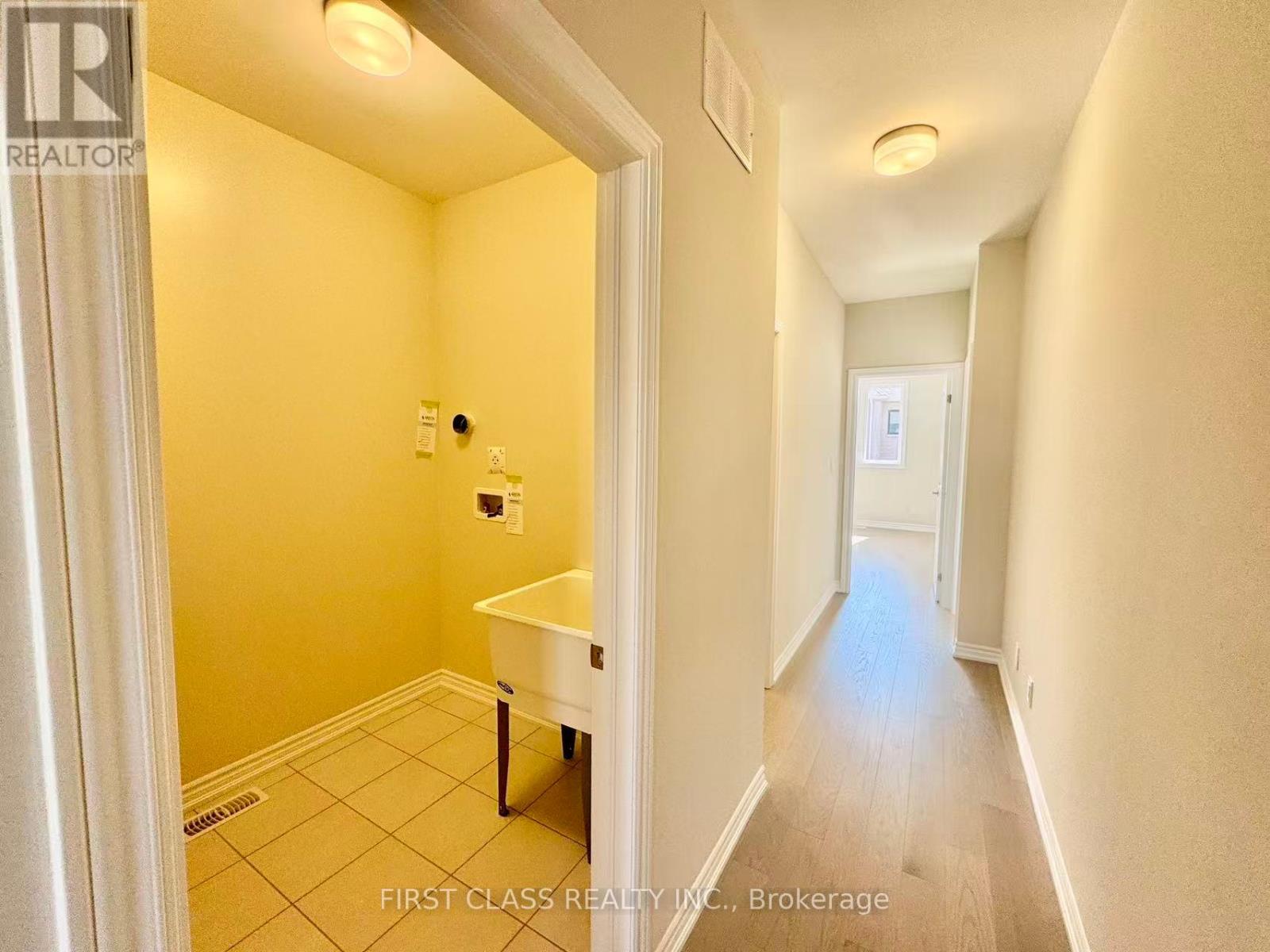1199 Dartmouth Crescent, Oakville, Ontario  L6H 8C3 - Photo 14 - W12398990