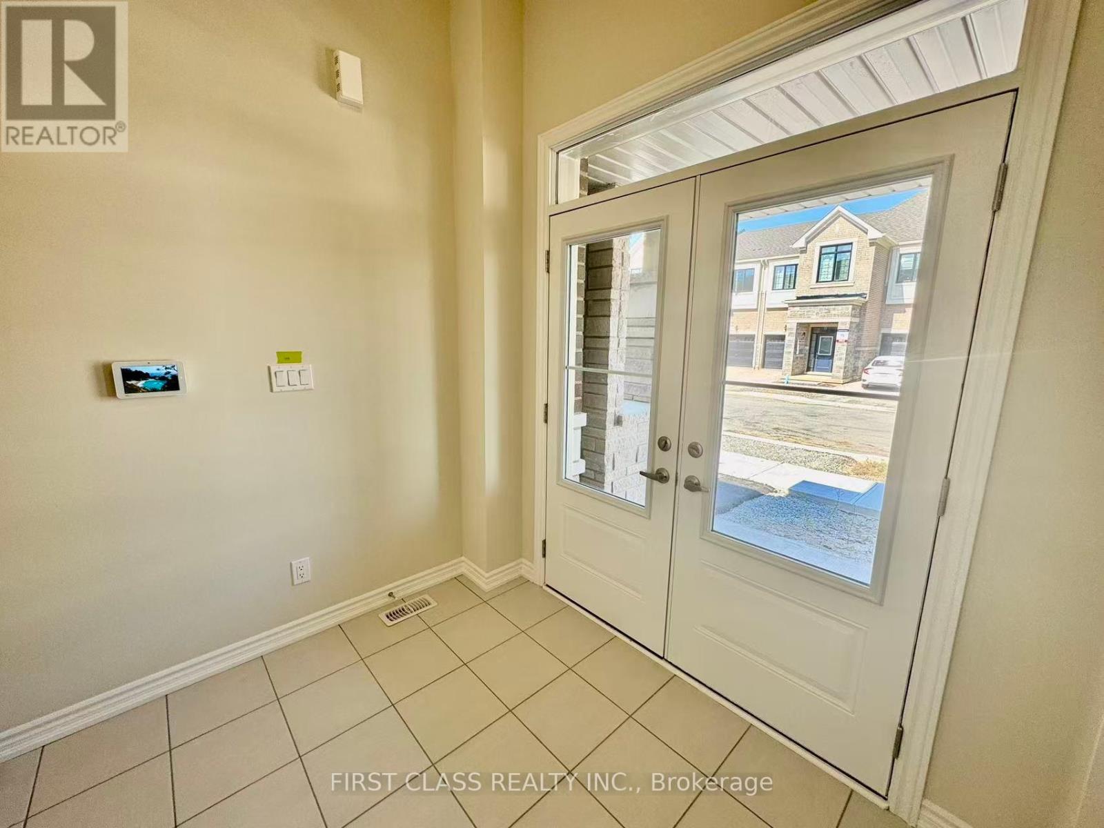 1199 Dartmouth Crescent, Oakville, Ontario  L6H 8C3 - Photo 3 - W12398990
