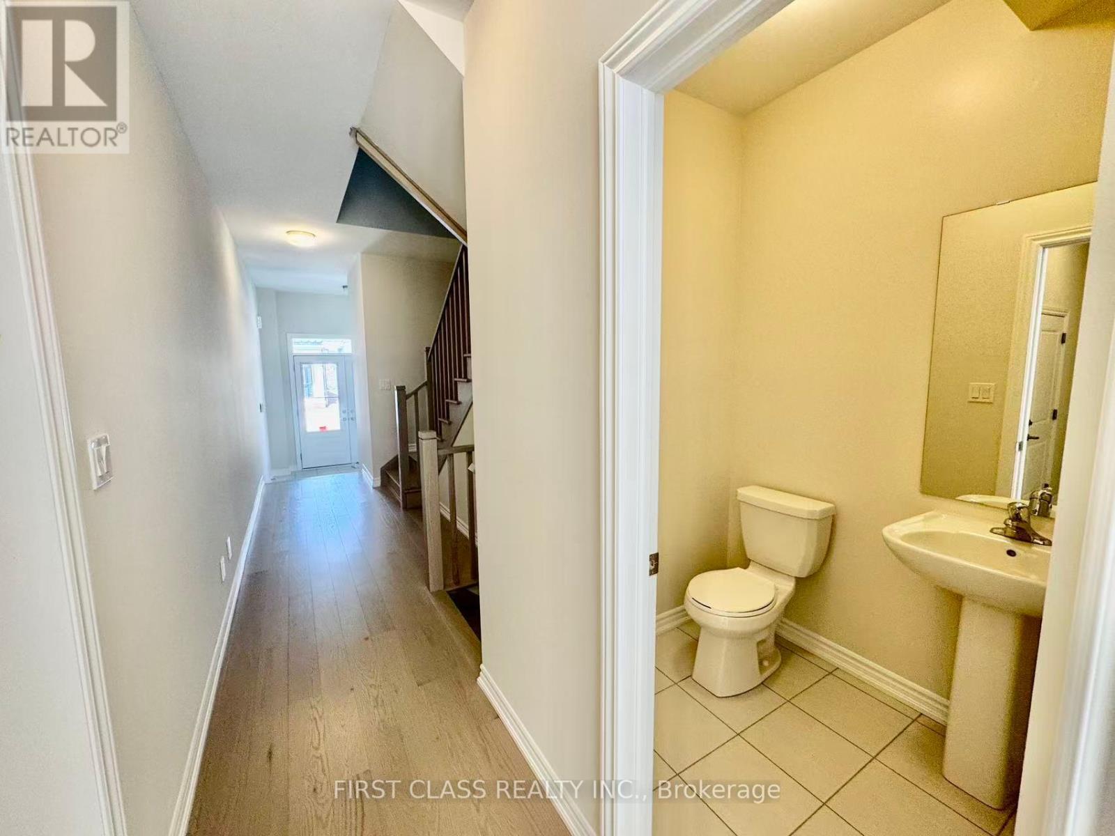 1199 Dartmouth Crescent, Oakville, Ontario  L6H 8C3 - Photo 4 - W12398990