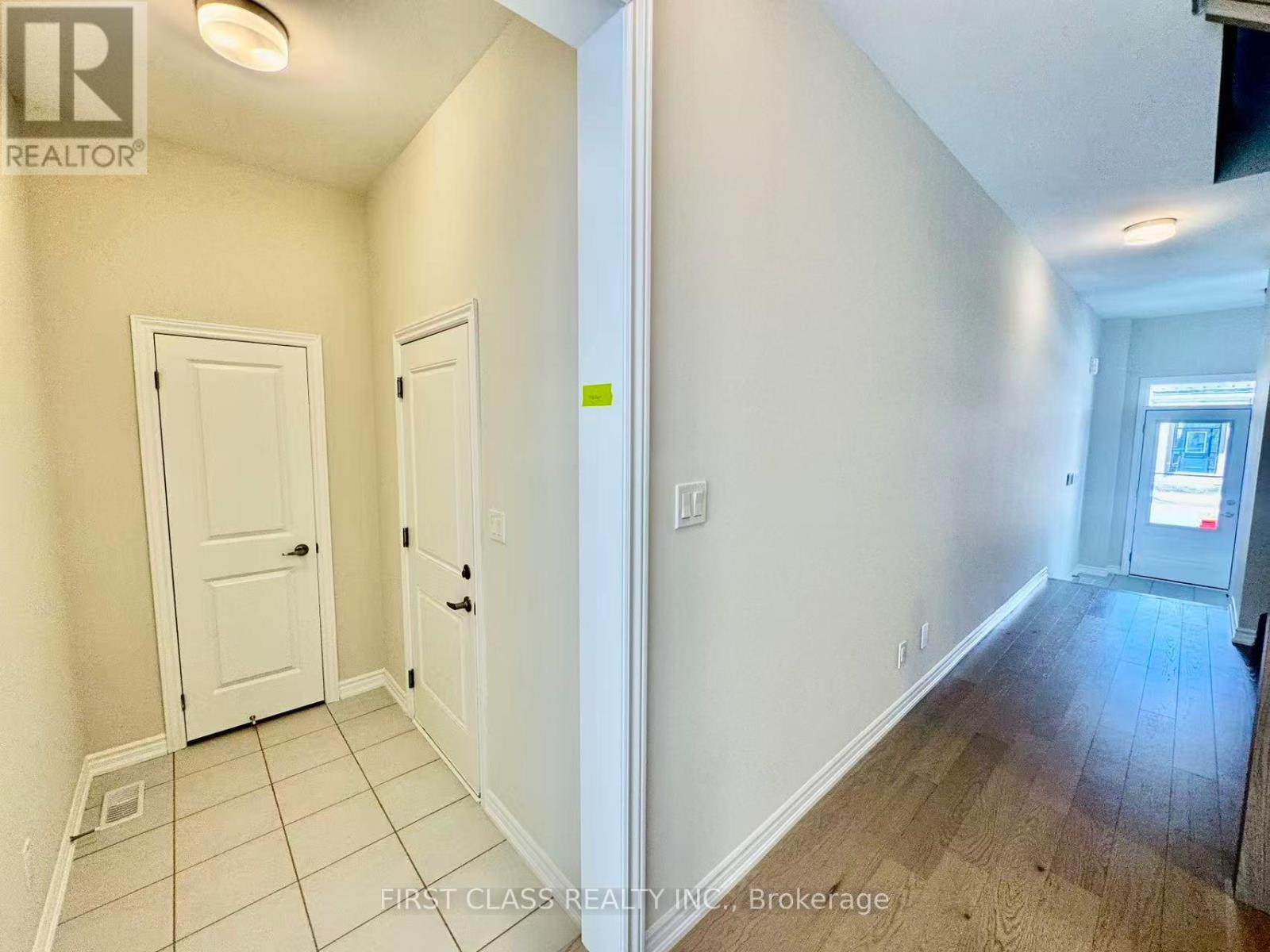 1199 Dartmouth Crescent, Oakville, Ontario  L6H 8C3 - Photo 5 - W12398990