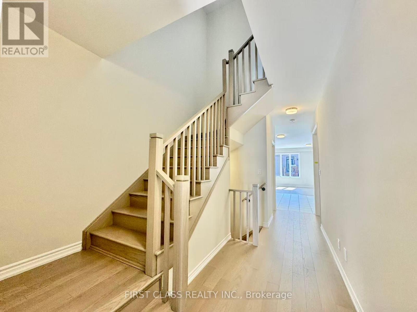 1199 Dartmouth Crescent, Oakville, Ontario  L6H 8C3 - Photo 6 - W12398990