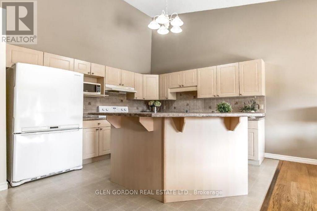 48 - 1077 Hamilton Road, London East, Ontario  N5W 6G3 - Photo 10 - X12399024