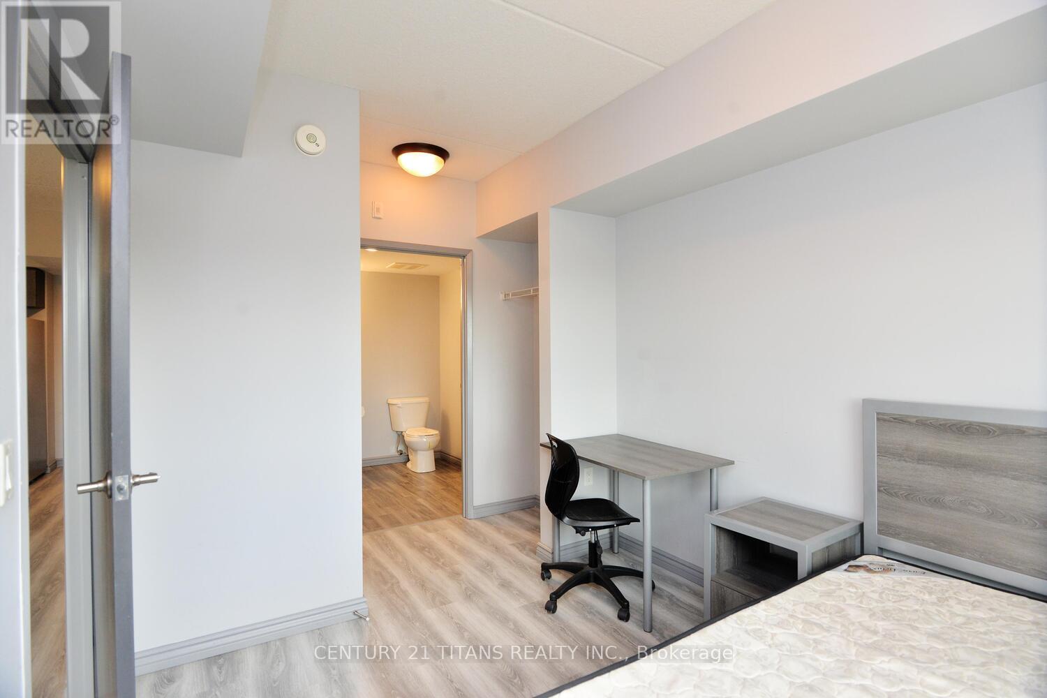 G405 - 275 Larch Street, Waterloo, Ontario  N2L 3R2 - Photo 13 - X12398976