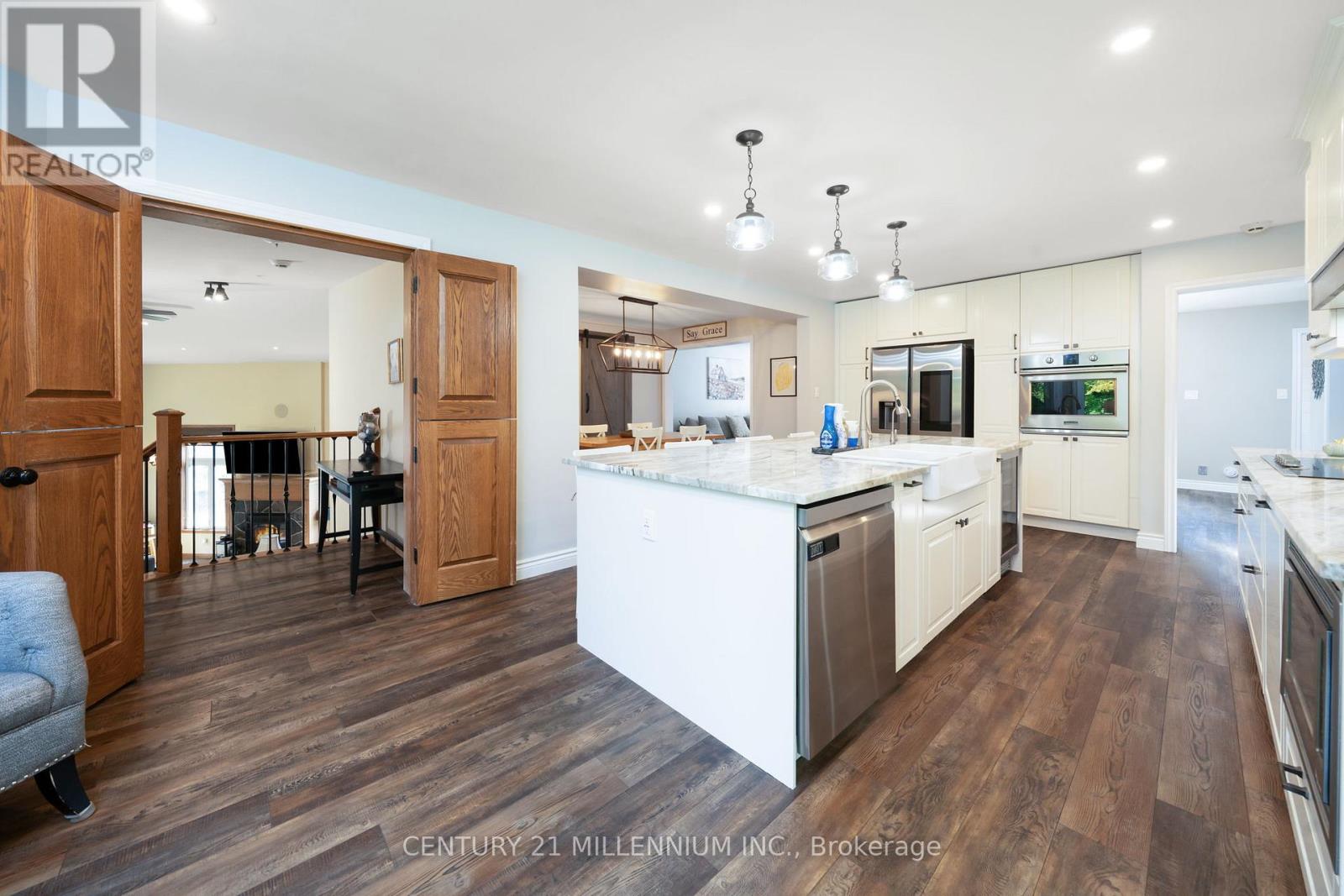 7 Erinwood Drive, Erin, Ontario  N0B 1T0 - Photo 10 - X12398994