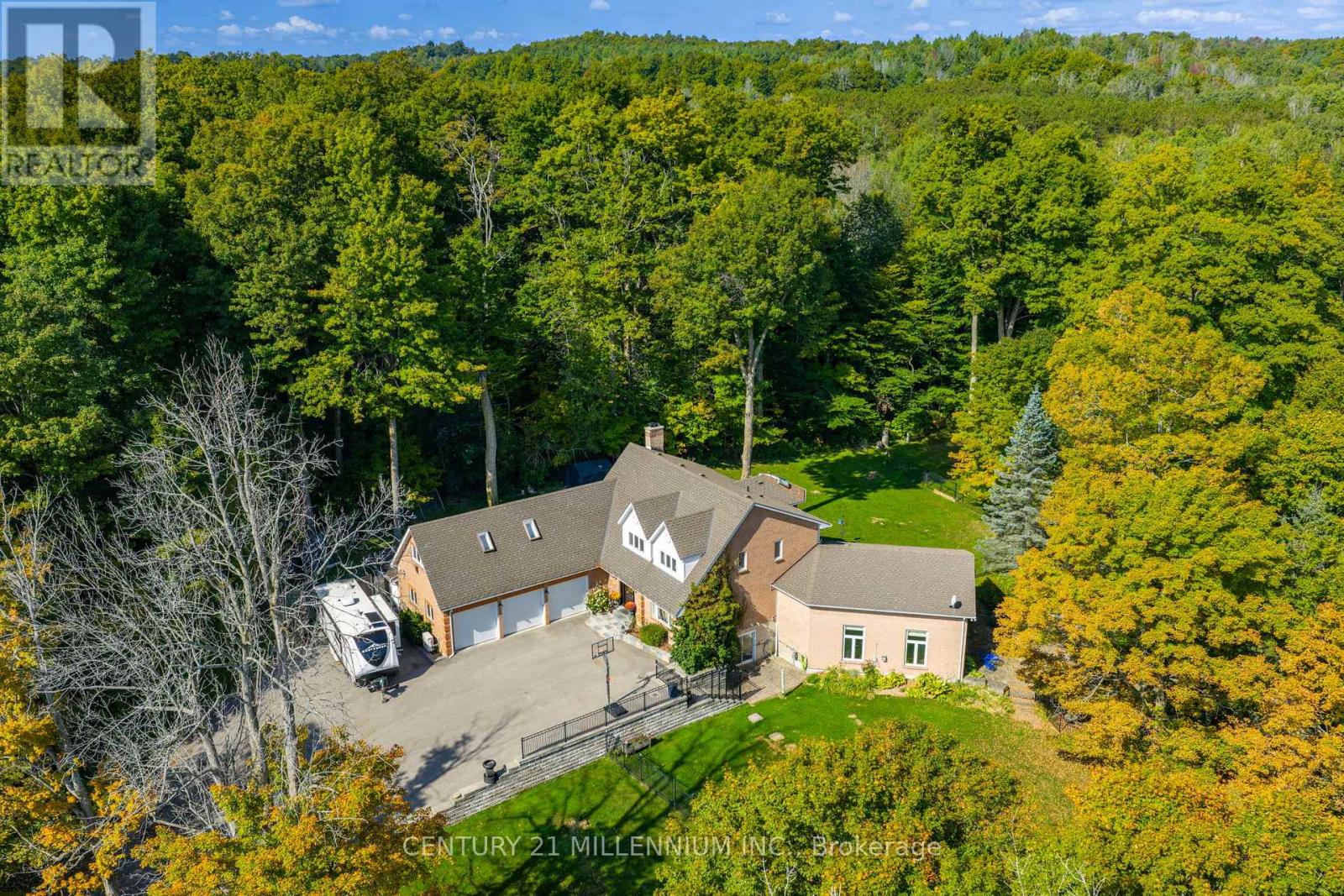 7 Erinwood Drive, Erin, Ontario  N0B 1T0 - Photo 2 - X12398994