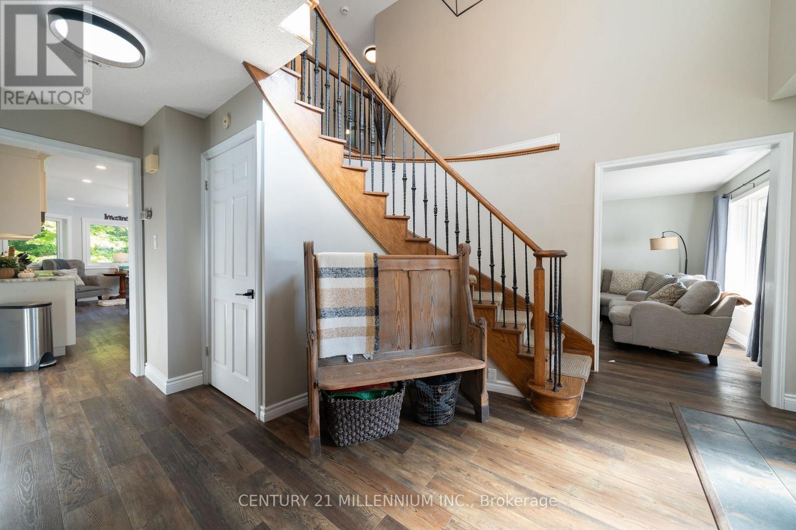 7 Erinwood Drive, Erin, Ontario  N0B 1T0 - Photo 6 - X12398994