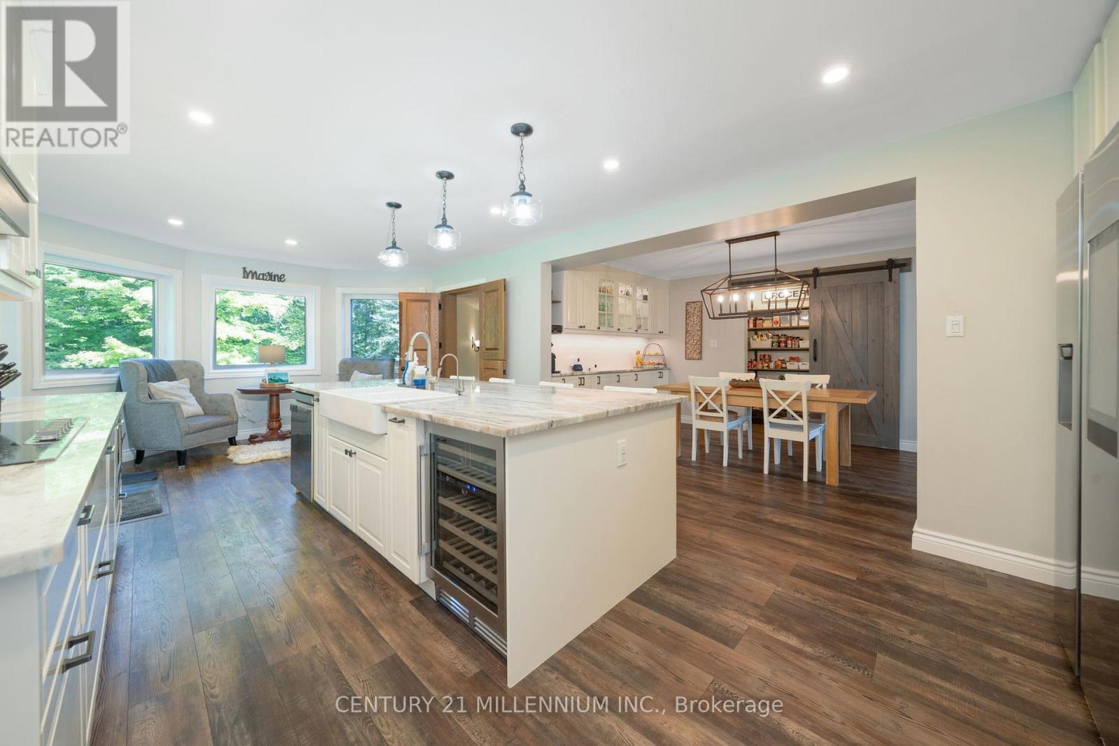 7 Erinwood Drive, Erin, Ontario  N0B 1T0 - Photo 9 - X12398994