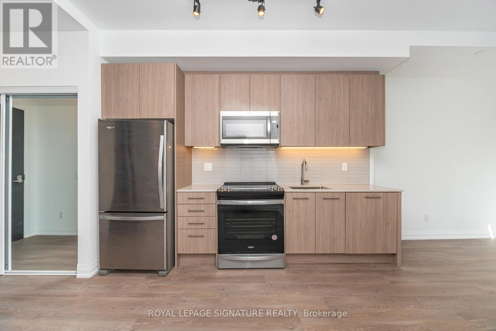910 - 286 Main Street, Toronto, Ontario  M4C 0B3 - Photo 3 - E12399018