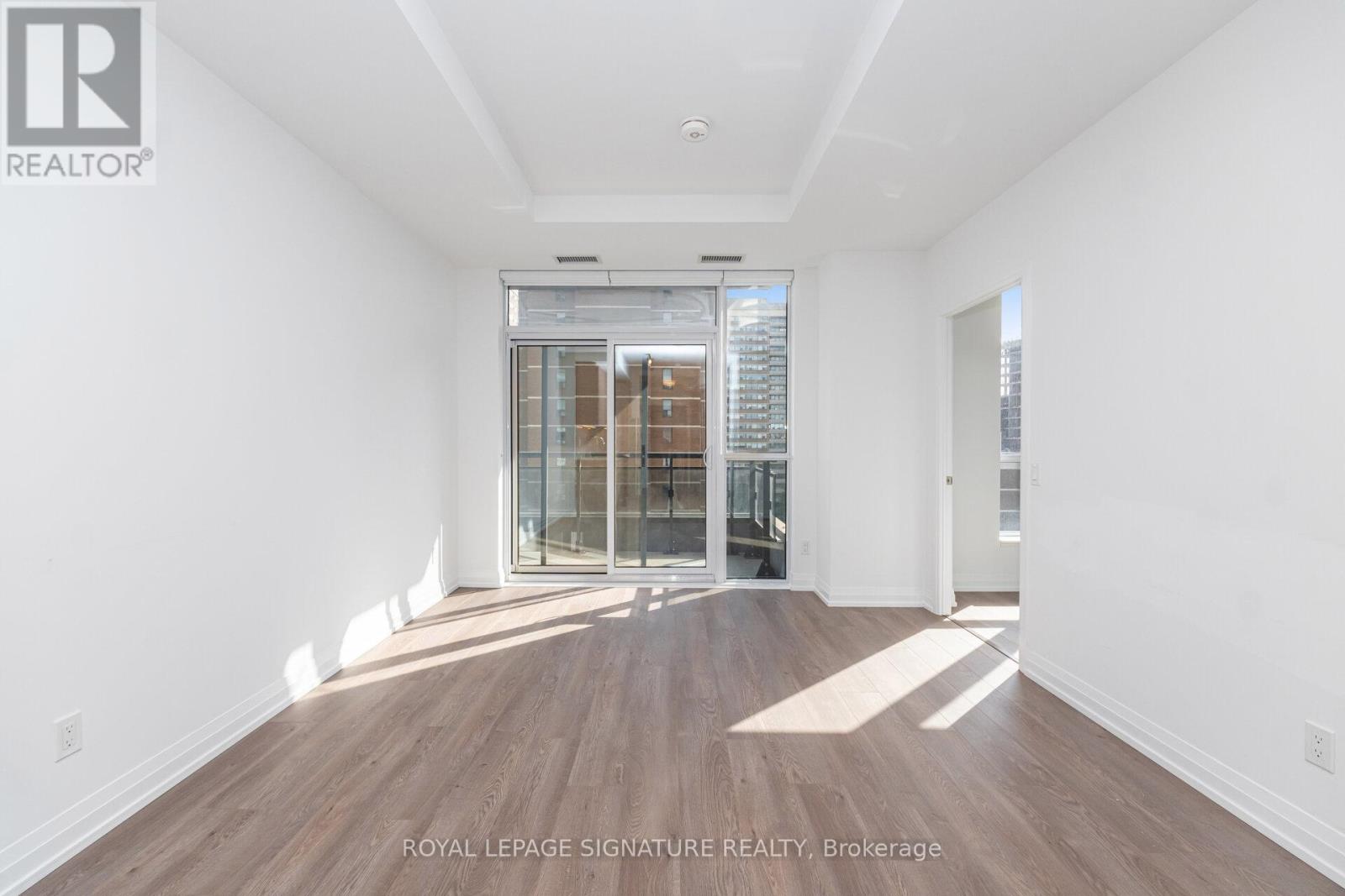 910 - 286 Main Street, Toronto, Ontario  M4C 0B3 - Photo 4 - E12399018