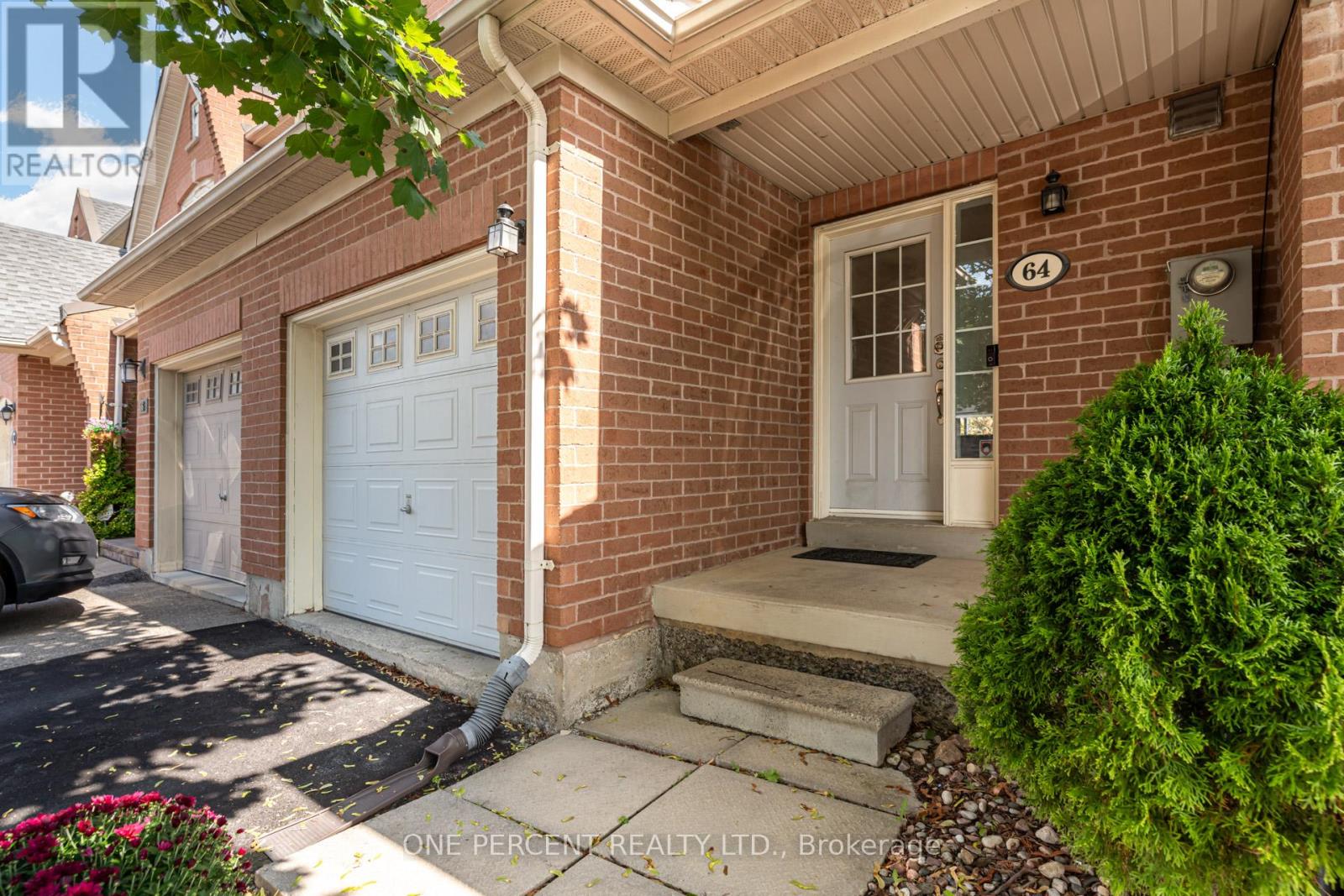 64 Lander Crescent, Vaughan, Ontario  L4J 8V2 - Photo 3 - N12398999