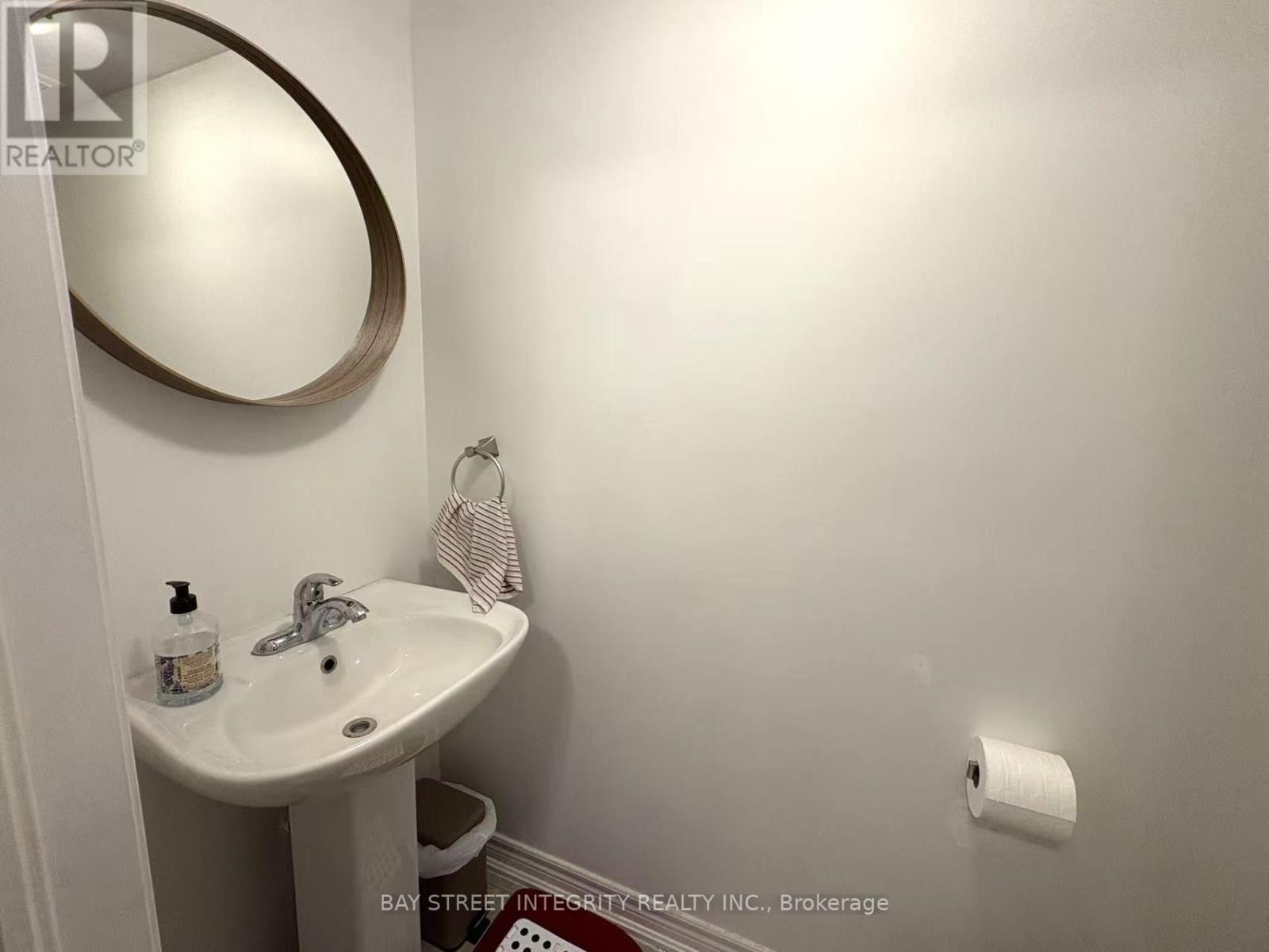 67 Sequin Drive, Richmond Hill, Ontario  L4E 0M4 - Photo 11 - N12399004