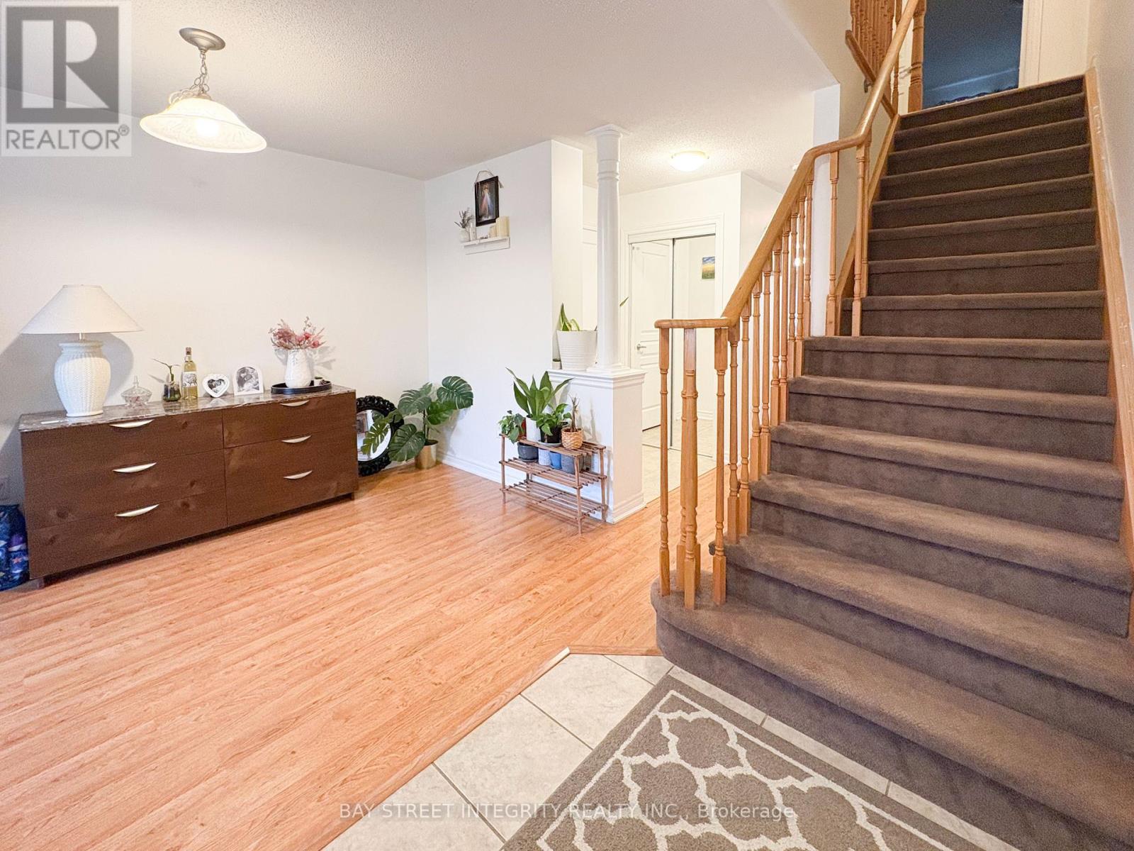 67 Sequin Drive, Richmond Hill, Ontario  L4E 0M4 - Photo 3 - N12399004