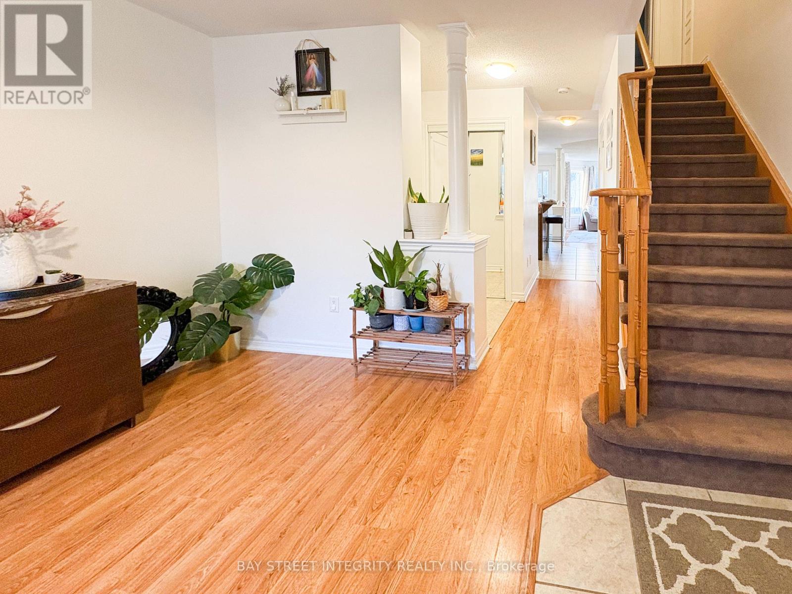 67 Sequin Drive, Richmond Hill, Ontario  L4E 0M4 - Photo 4 - N12399004