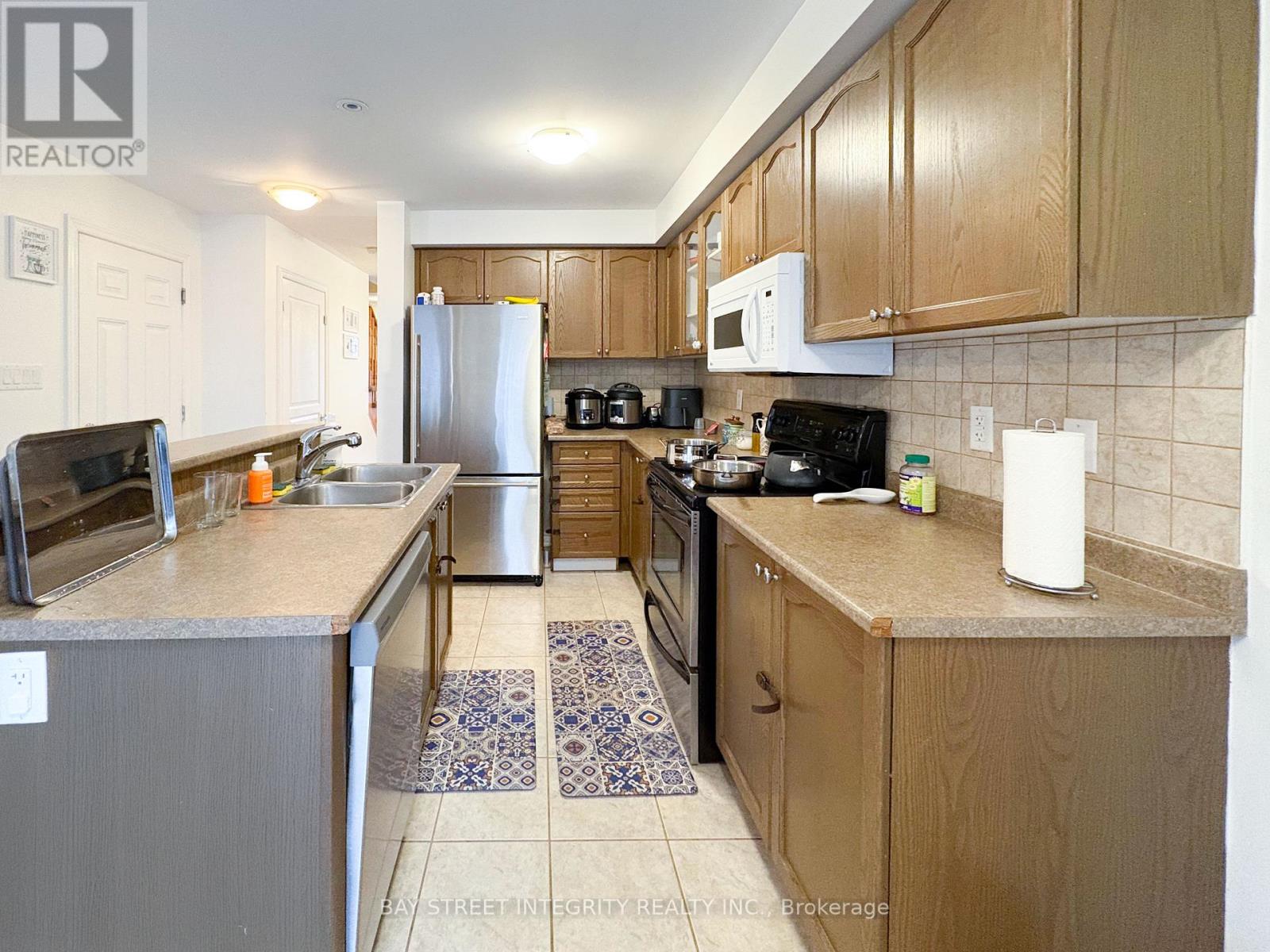 67 Sequin Drive, Richmond Hill, Ontario  L4E 0M4 - Photo 8 - N12399004