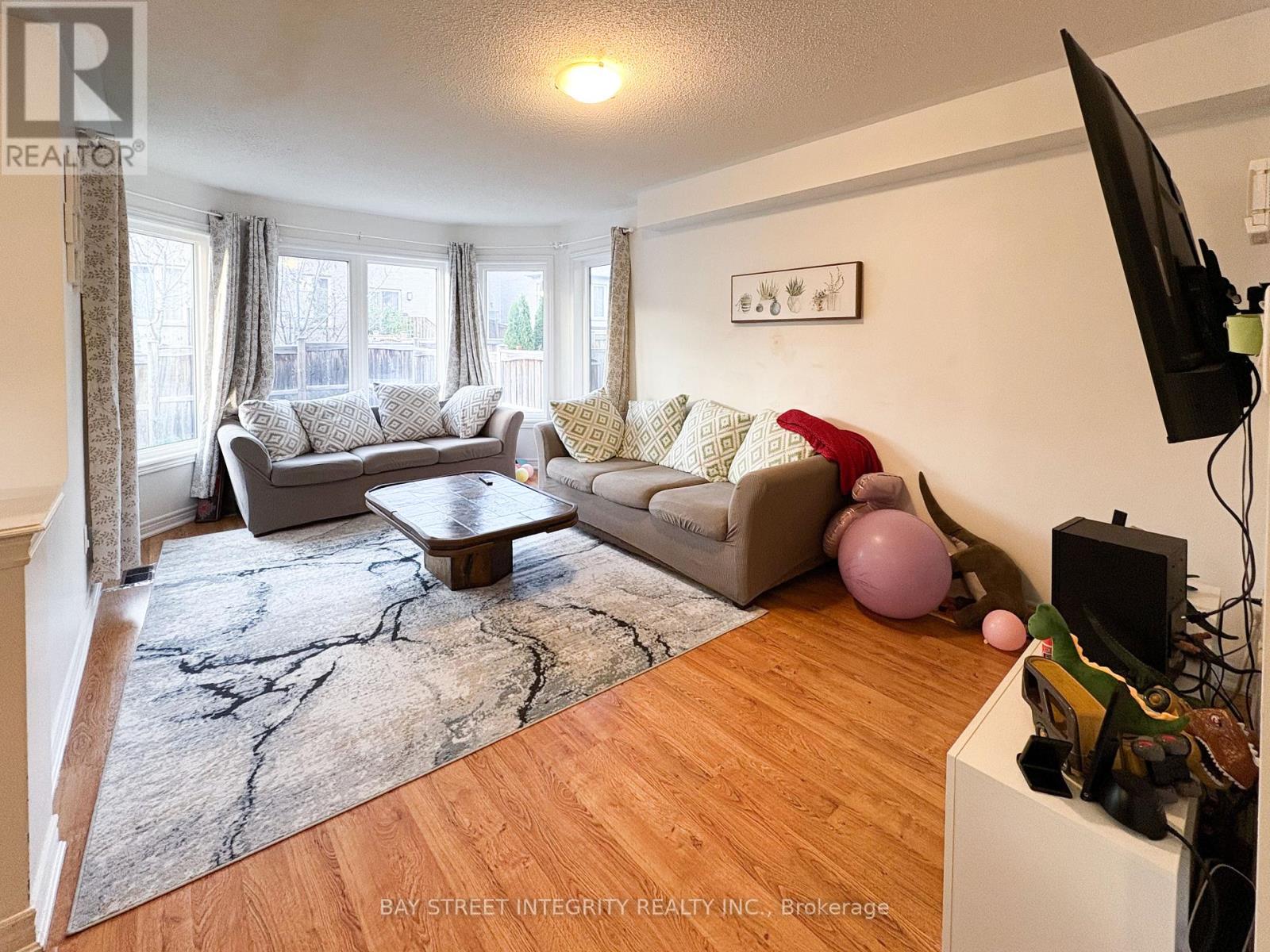 67 Sequin Drive, Richmond Hill, Ontario  L4E 0M4 - Photo 9 - N12399004