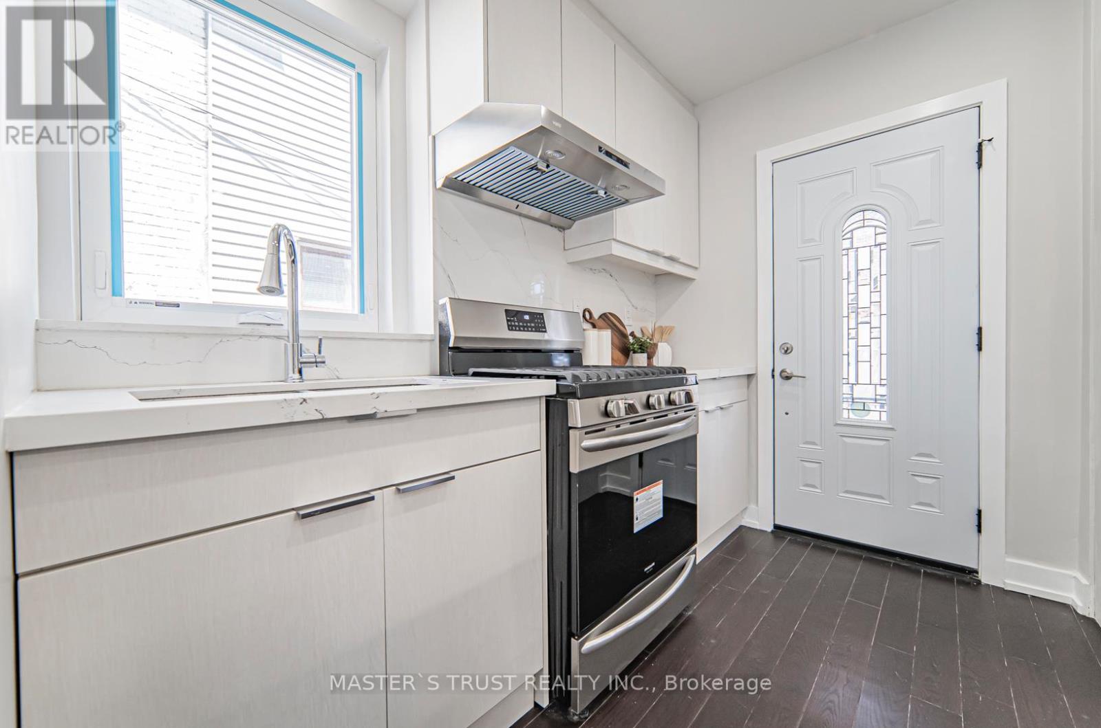613 Old Weston Road S, Toronto, Ontario  M6N 3B4 - Photo 16 - W12399006