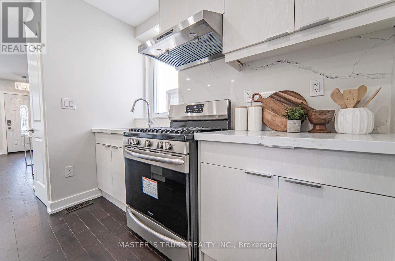 613 Old Weston Road S, Toronto, Ontario  M6N 3B4 - Photo 18 - W12399006