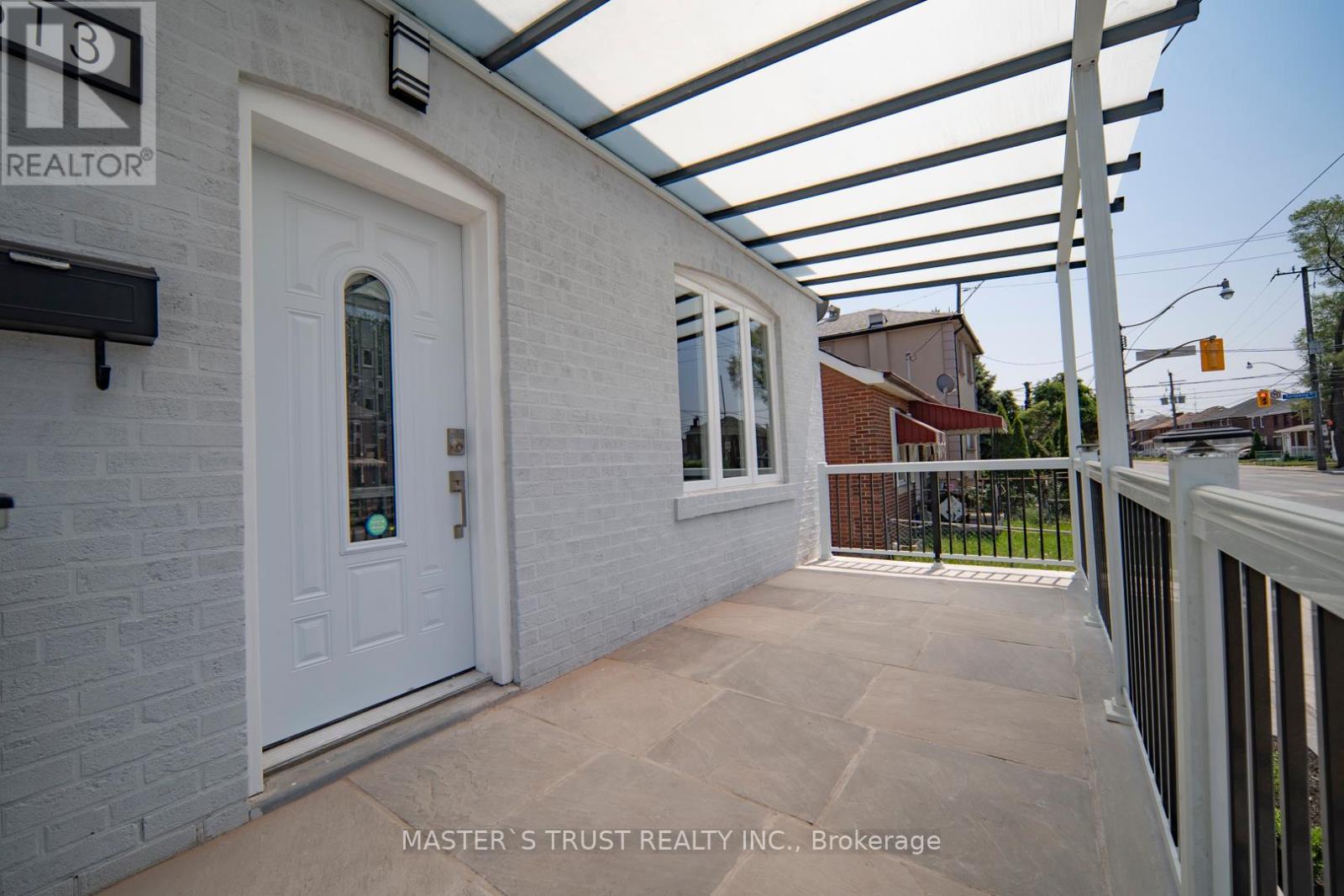 613 Old Weston Road S, Toronto, Ontario  M6N 3B4 - Photo 4 - W12399006