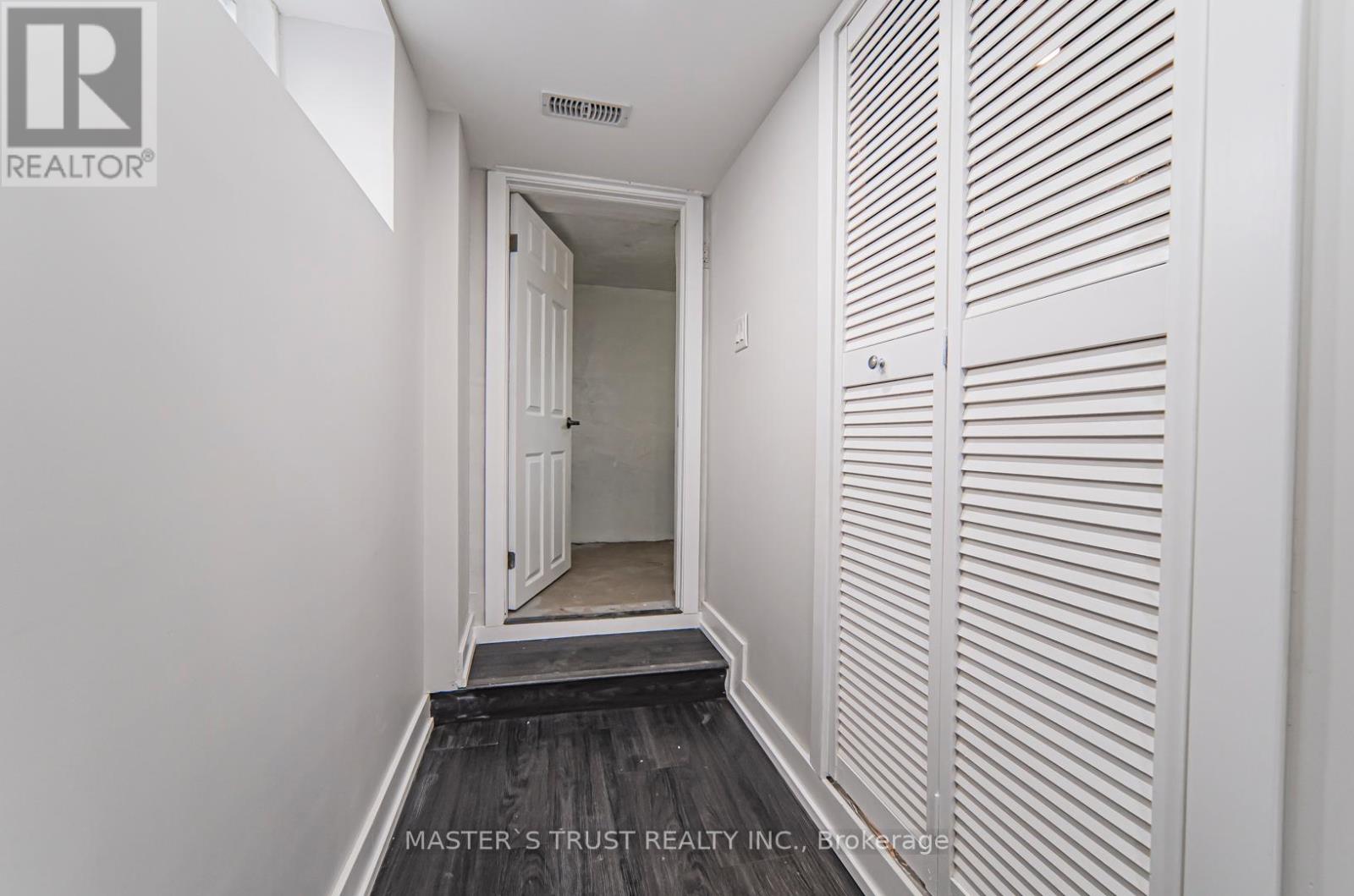 613 Old Weston Road S, Toronto, Ontario  M6N 3B4 - Photo 46 - W12399006
