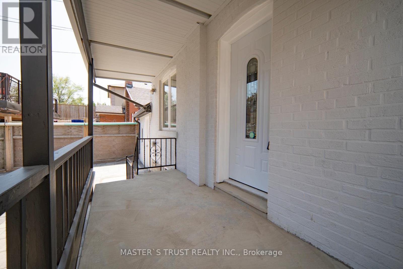 613 Old Weston Road S, Toronto, Ontario  M6N 3B4 - Photo 5 - W12399006