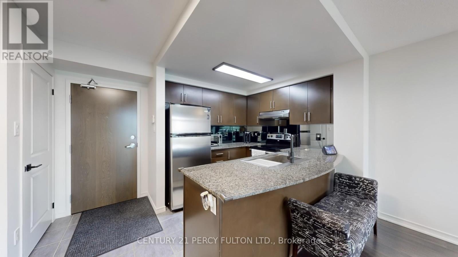 1612 - 9 George Street N, Brampton, Ontario  L6X 0T6 - Photo 12 - W12399014