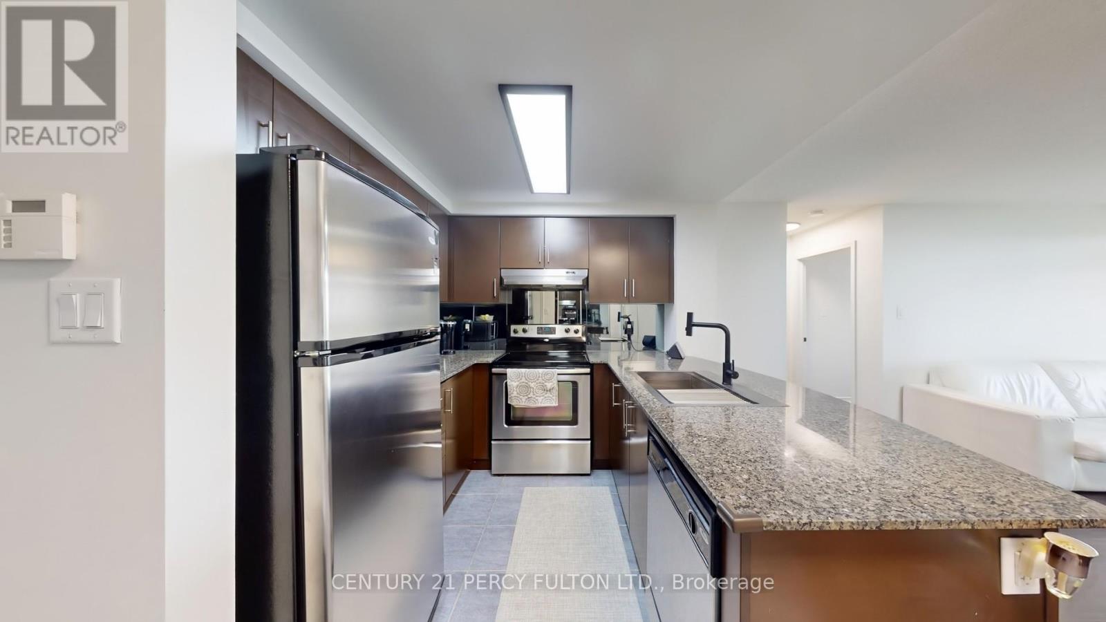 1612 - 9 George Street N, Brampton, Ontario  L6X 0T6 - Photo 14 - W12399014