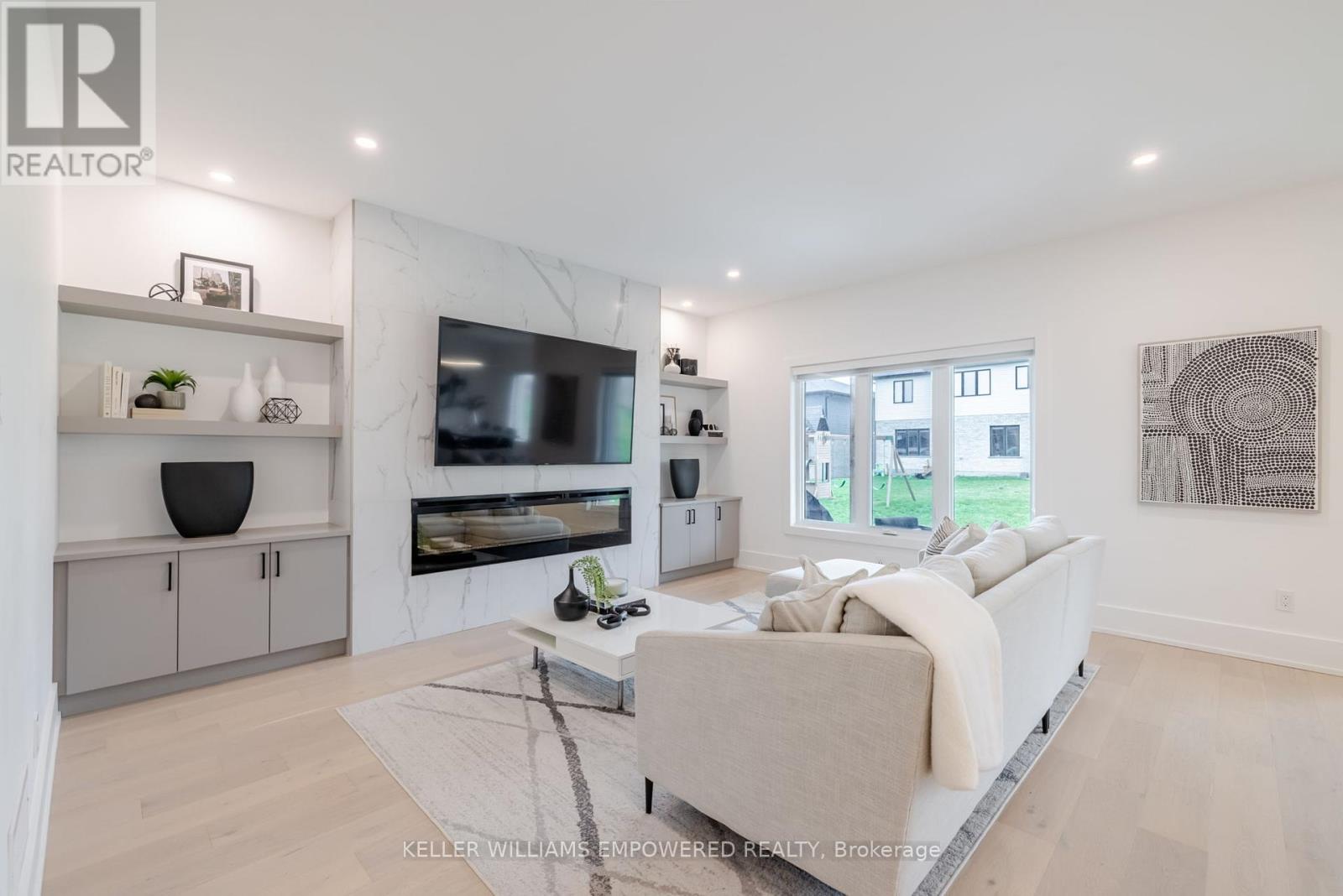 1611 Upper West Avenue, London South, Ontario  N6K 0M2 - Photo 3 - X12399005