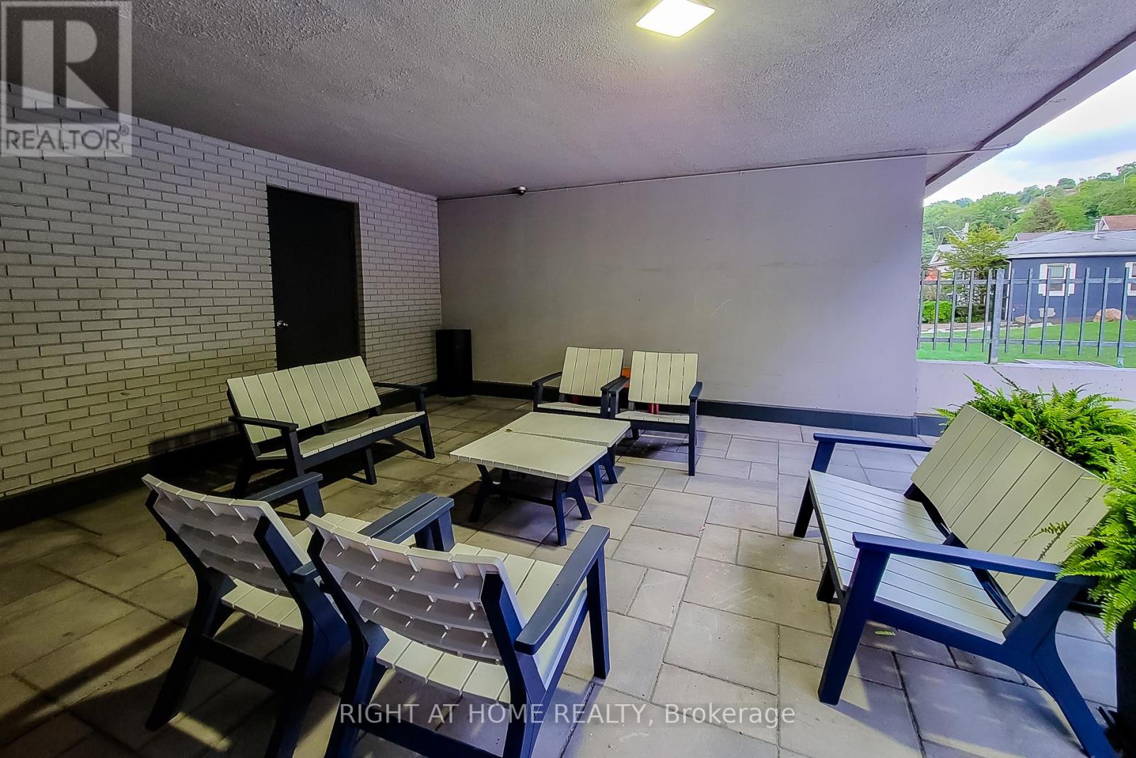 601 - 150 Charlton Avenue E, Hamilton, Ontario  L8N 3X3 - Photo 5 - X12399015
