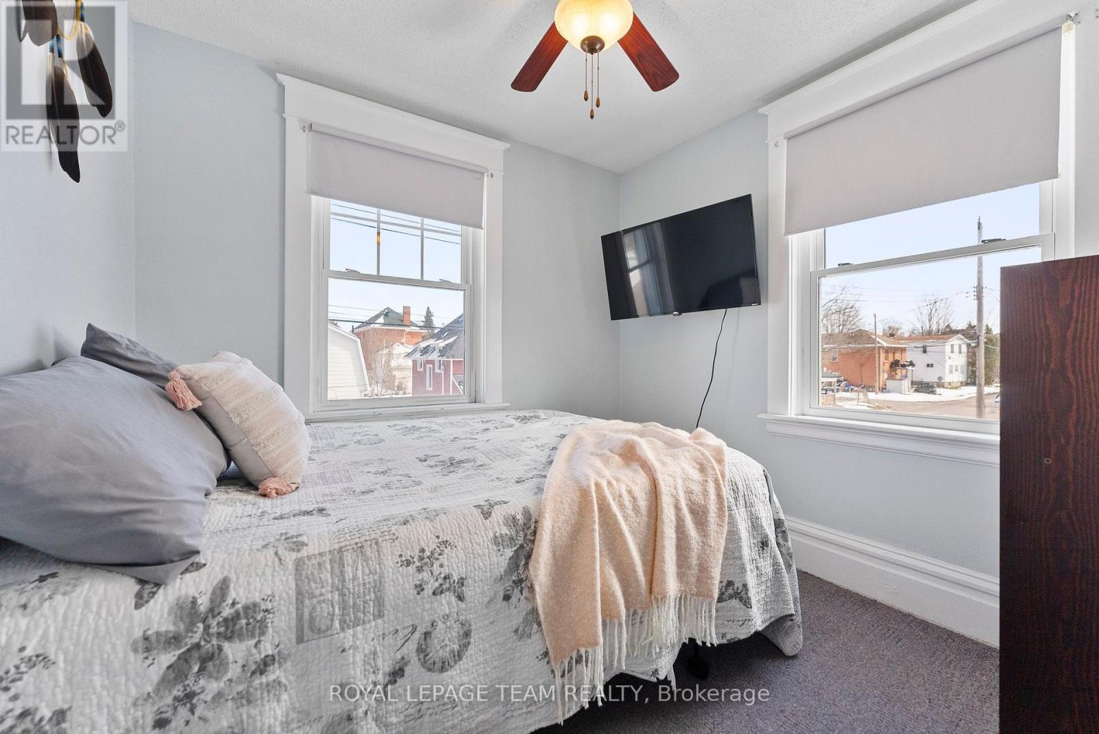 28 Bank Street N, Renfrew, Ontario  K7V 2C9 - Photo 10 - X12399070