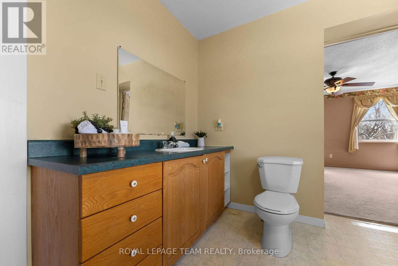 28 Bank Street N, Renfrew, Ontario  K7V 2C9 - Photo 12 - X12399070