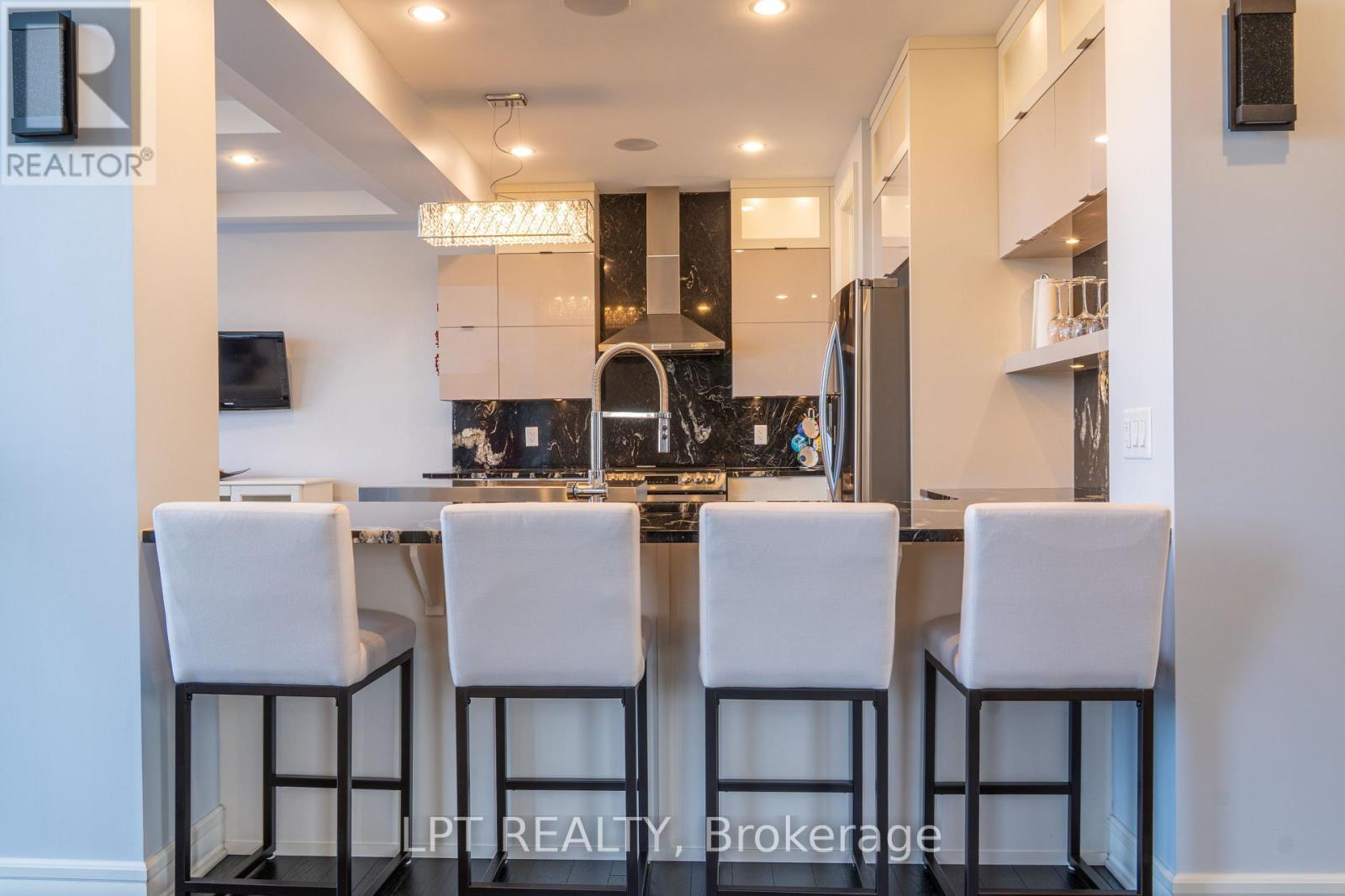 410 Andalusian Crescent, Ottawa, Ontario  K2V 0E3 - Photo 12 - X12396077