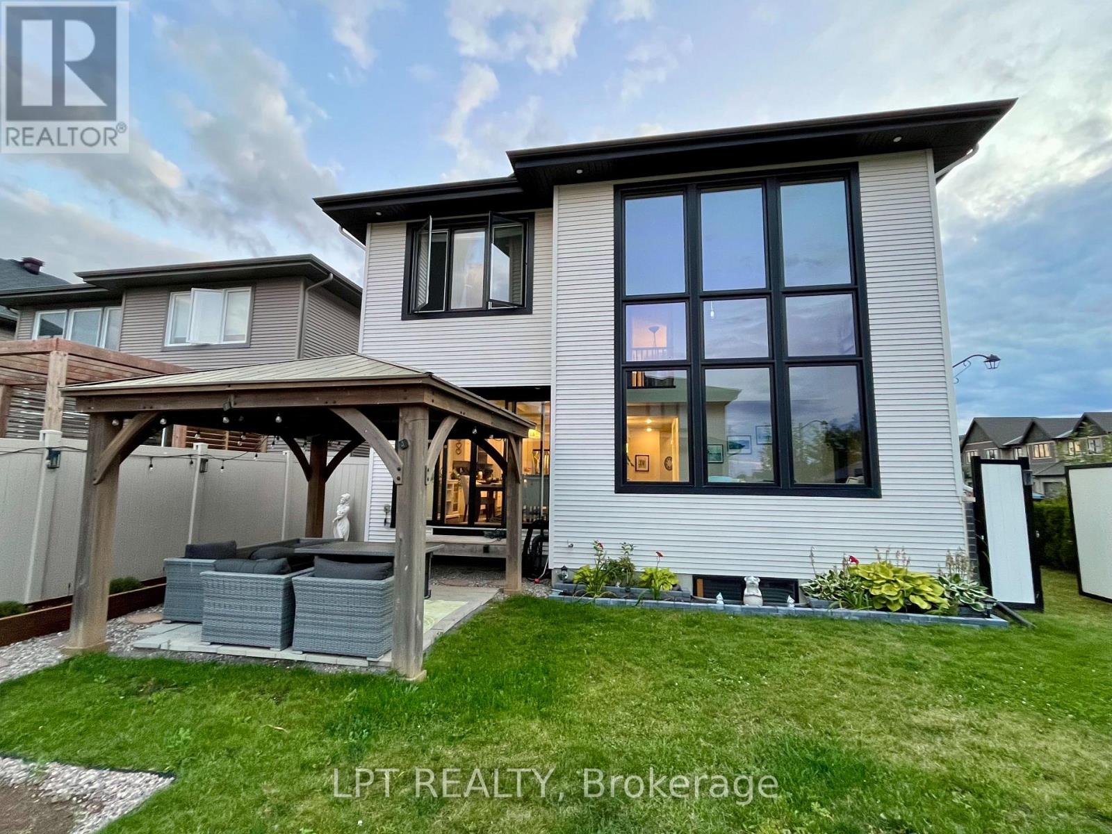 410 Andalusian Crescent, Ottawa, Ontario  K2V 0E3 - Photo 8 - X12396077