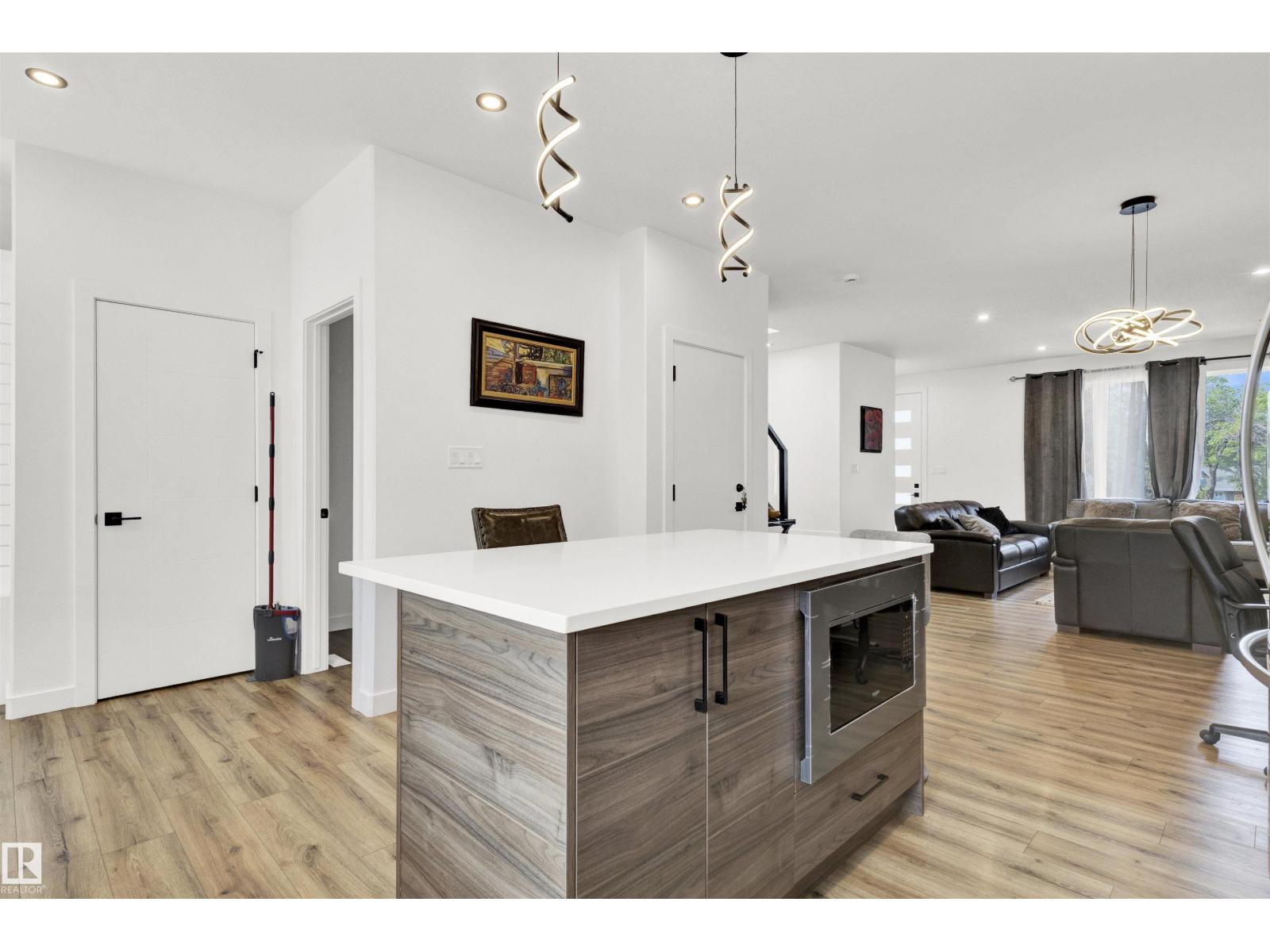 9559 85 St Nw, Edmonton, Alberta  T6C 3E1 - Photo 6 - E4457390