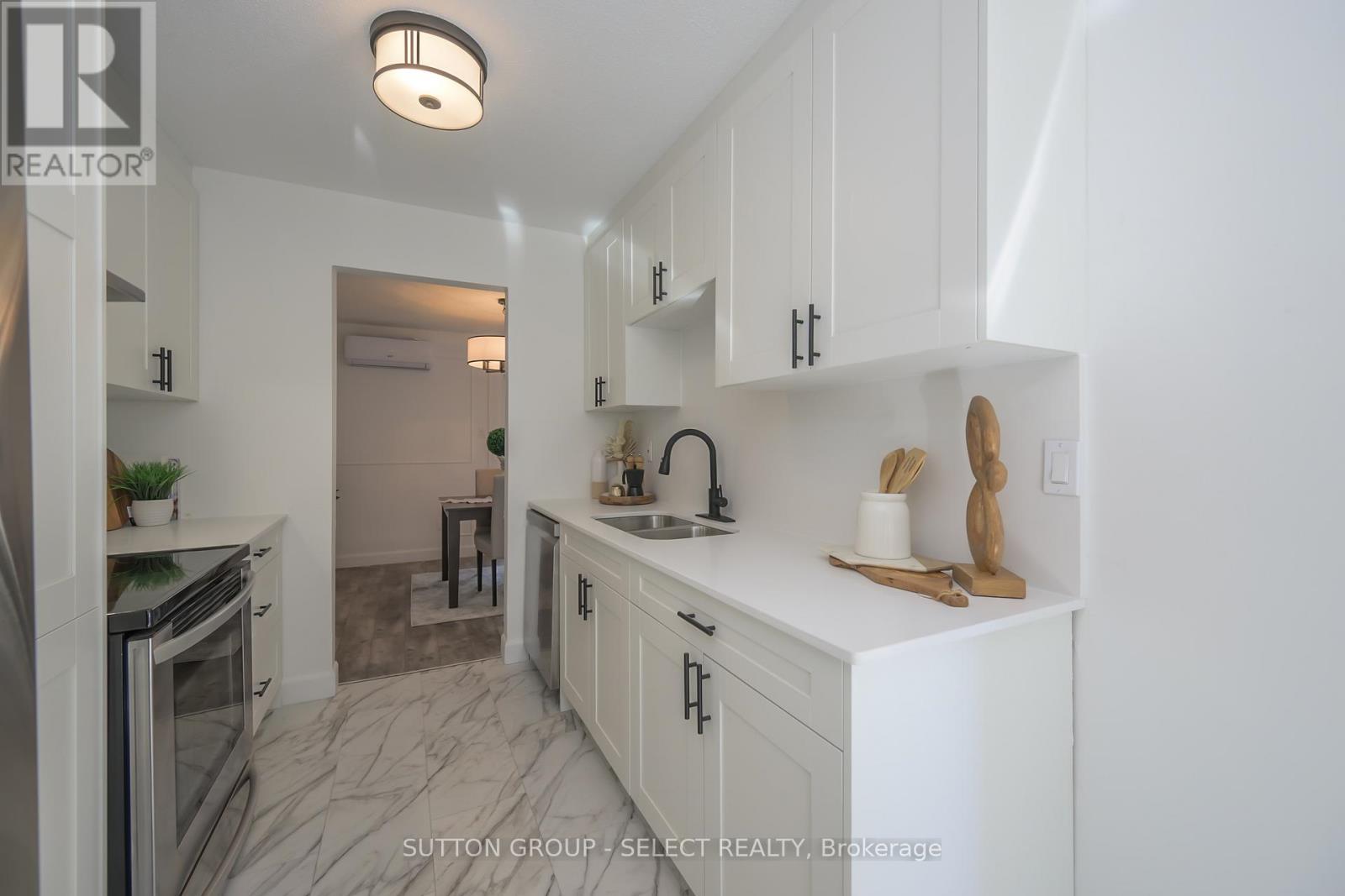 522 Cranbrook Road, London South, Ontario  N6K 2X3 - Photo 6 - X12399094