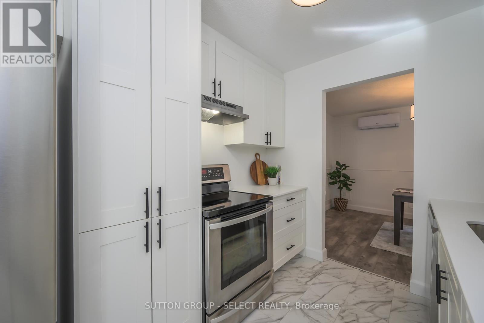 522 Cranbrook Road, London South, Ontario  N6K 2X3 - Photo 7 - X12399094