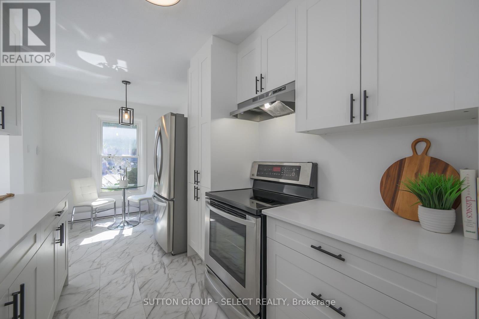 522 Cranbrook Road, London South, Ontario  N6K 2X3 - Photo 8 - X12399094
