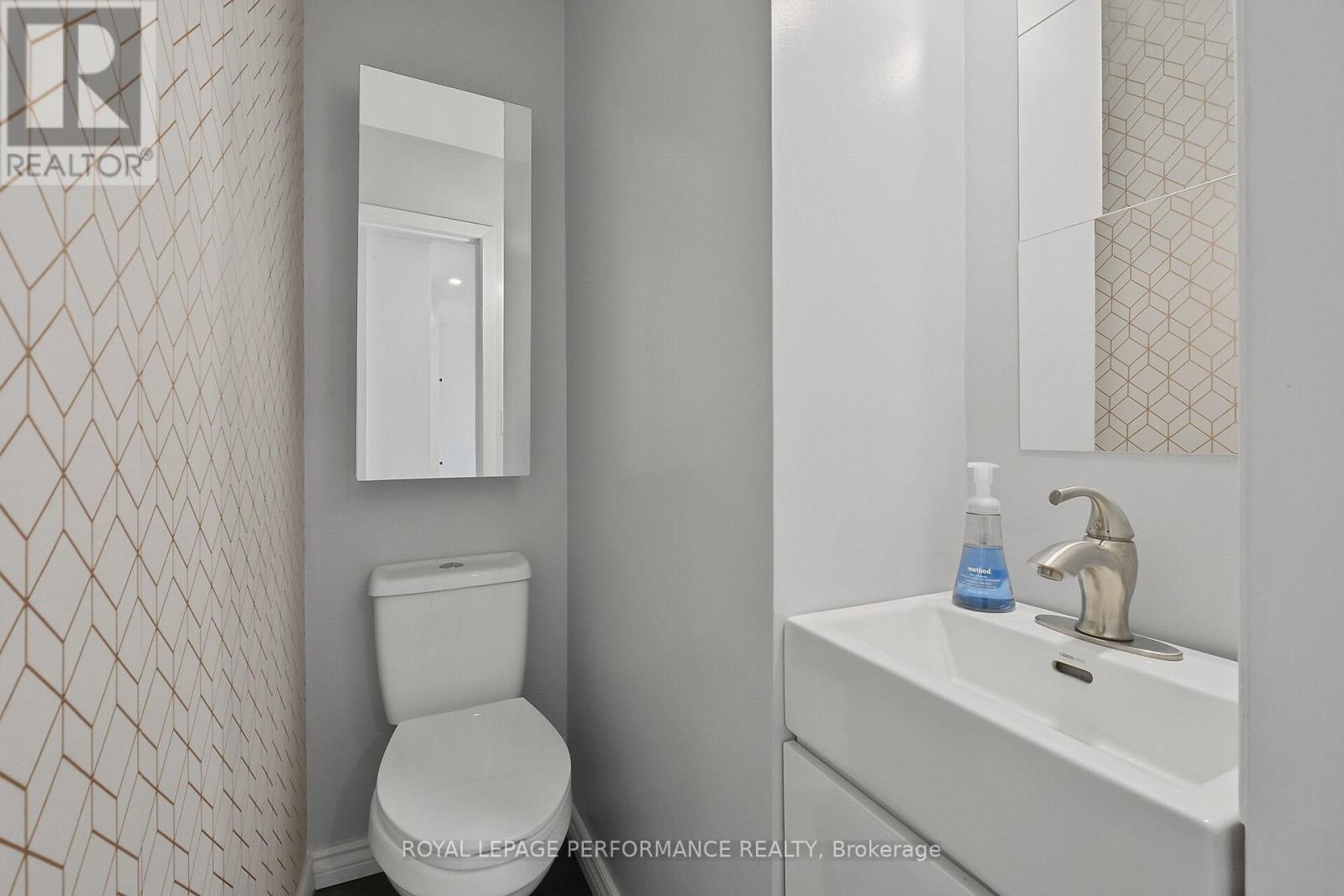 775 De Salaberry Street, Ottawa, Ontario  K1J 6Y5 - Photo 15 - X12399069
