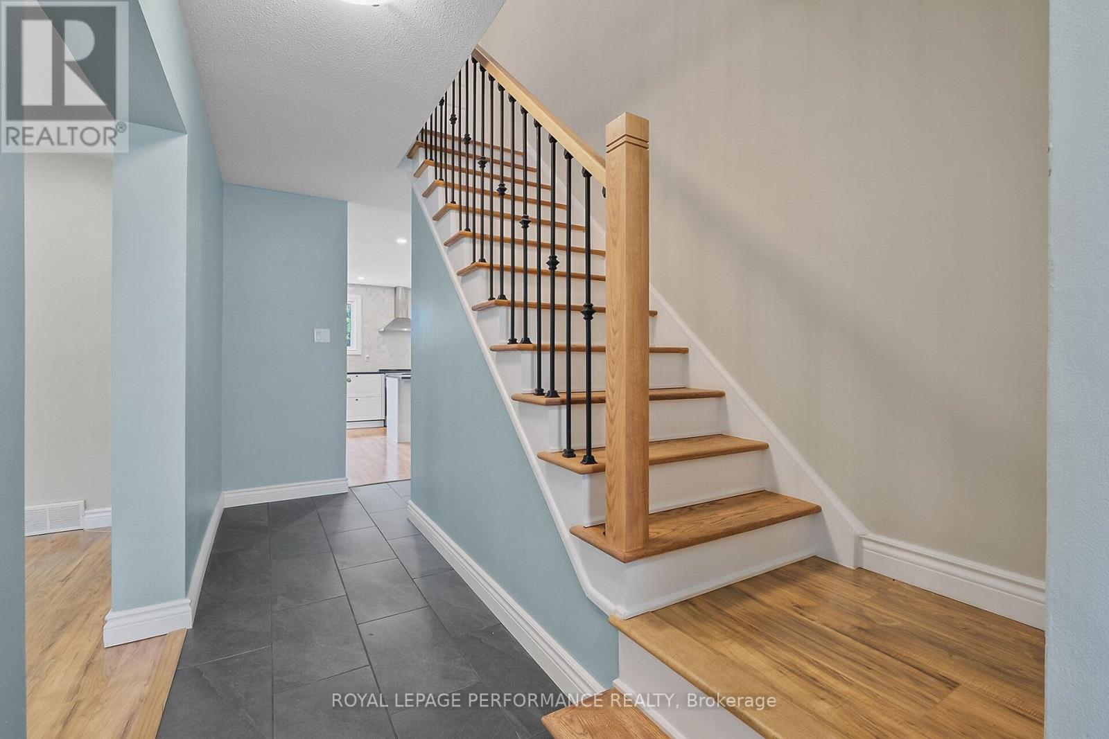 775 De Salaberry Street, Ottawa, Ontario  K1J 6Y5 - Photo 5 - X12399069