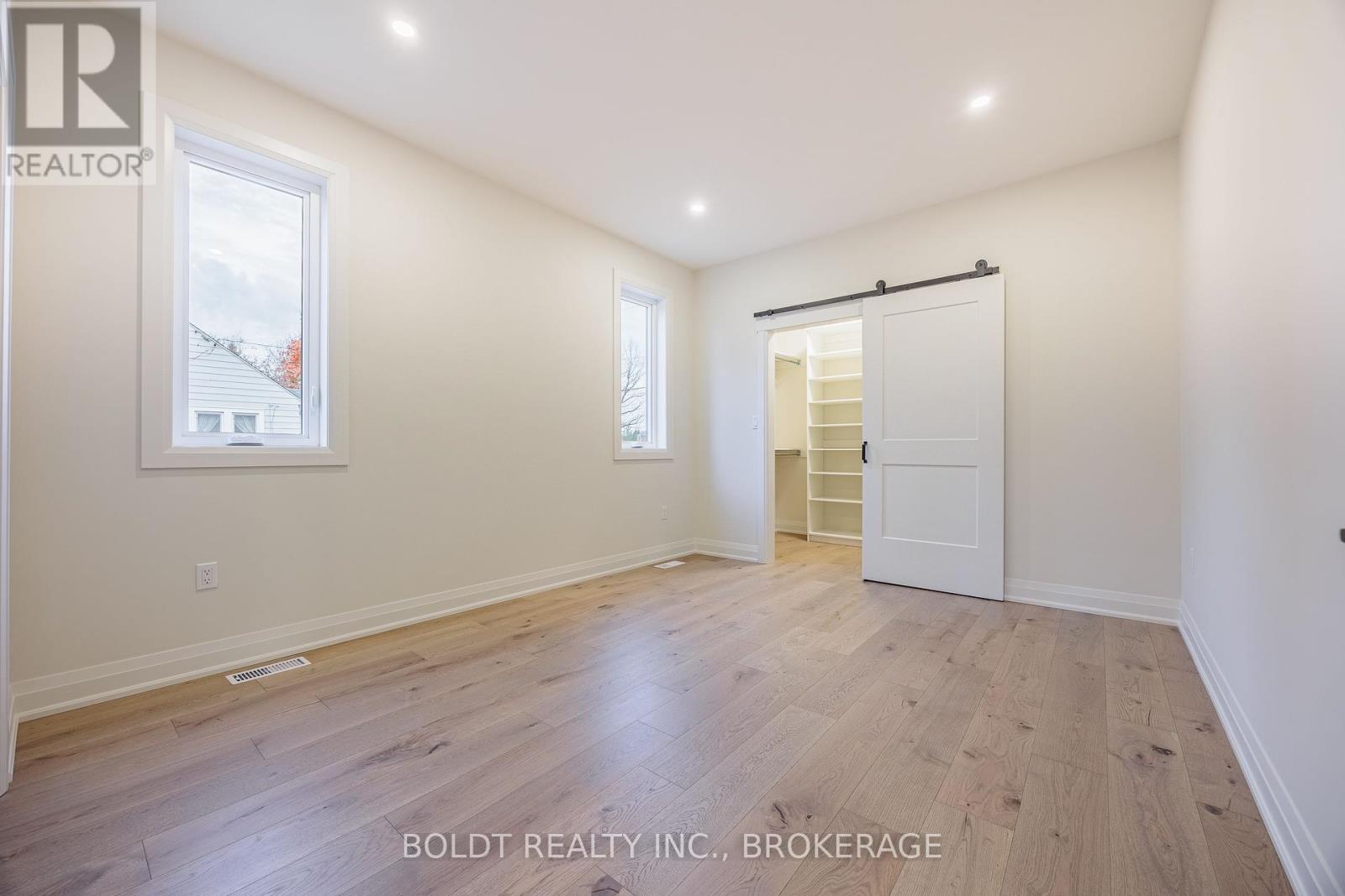 1051 Pelham Street, Pelham, Ontario  L3C 3E4 - Photo 15 - X12399083