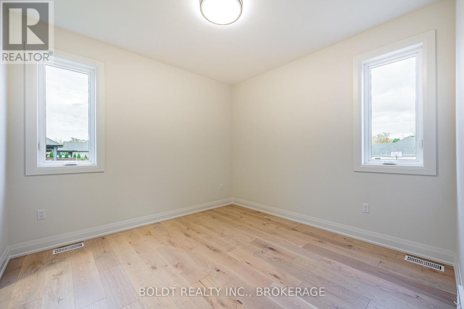 1051 Pelham Street, Pelham, Ontario  L3C 3E4 - Photo 20 - X12399083