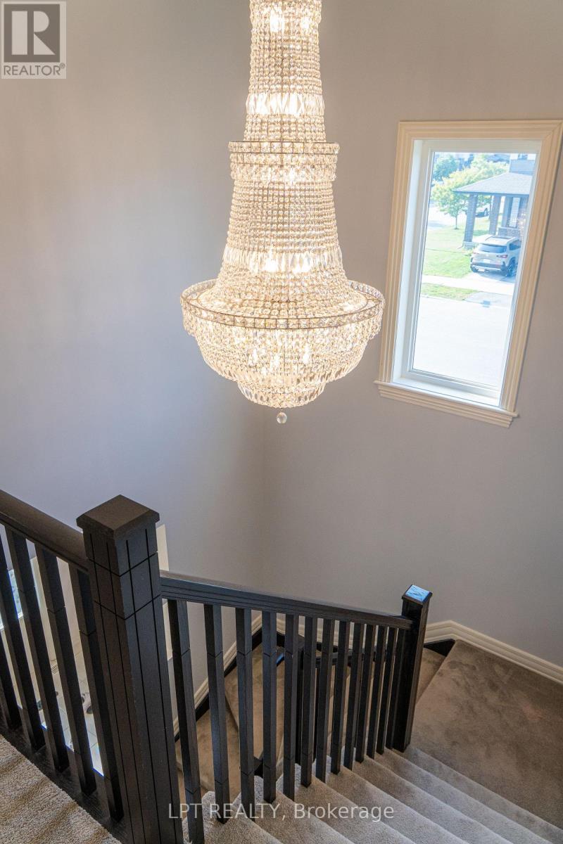 410 Andalusian Crescent, Ottawa, Ontario  K2V 0E3 - Photo 24 - X12396077