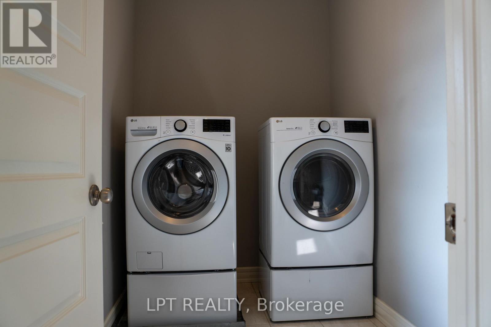 410 Andalusian Crescent, Ottawa, Ontario  K2V 0E3 - Photo 39 - X12396077